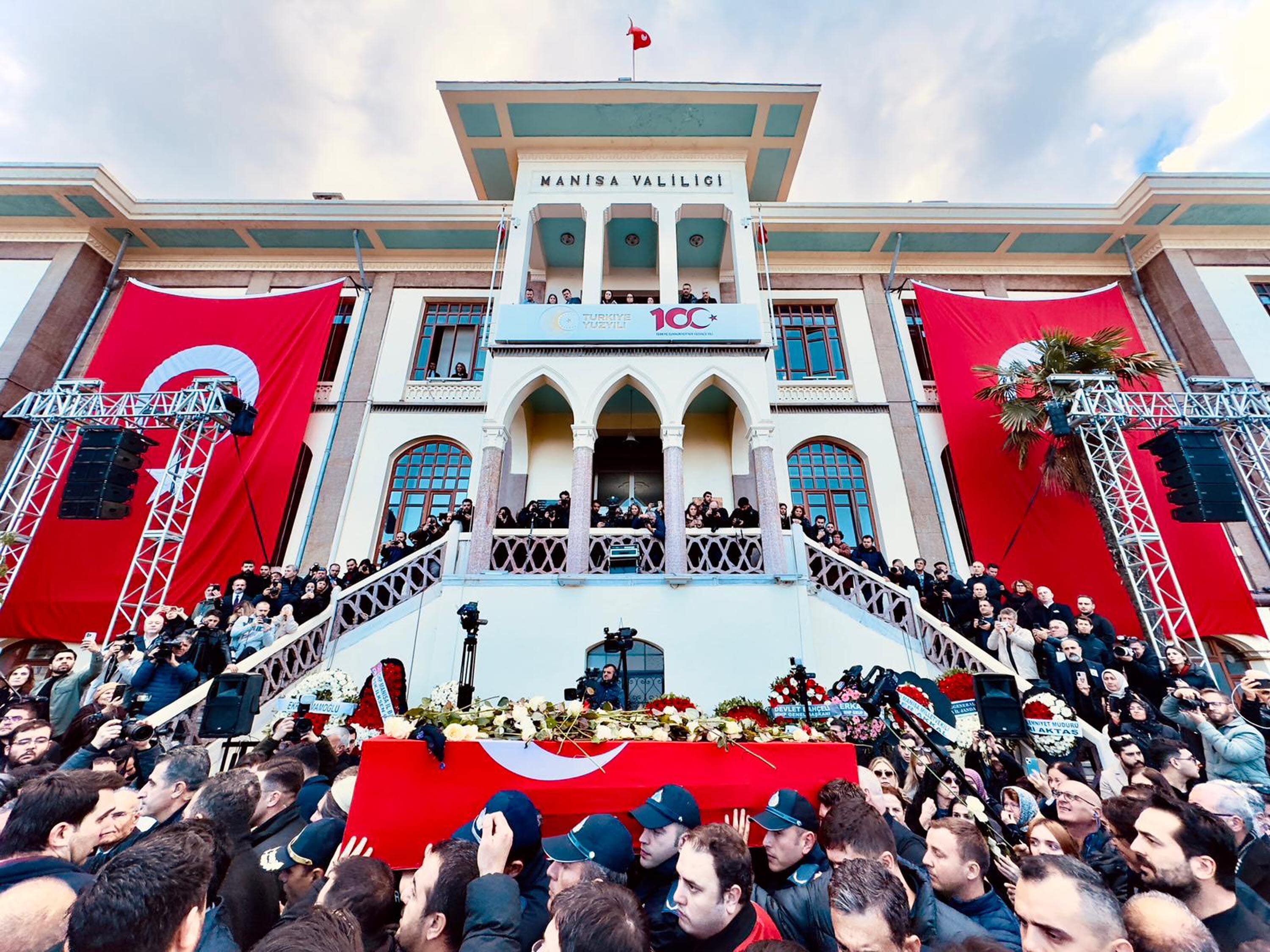 S E H Z A D E L E R B E L E D I Y E B A S K A N I G U L S A H D U R B A 1064488 315850 Min-1