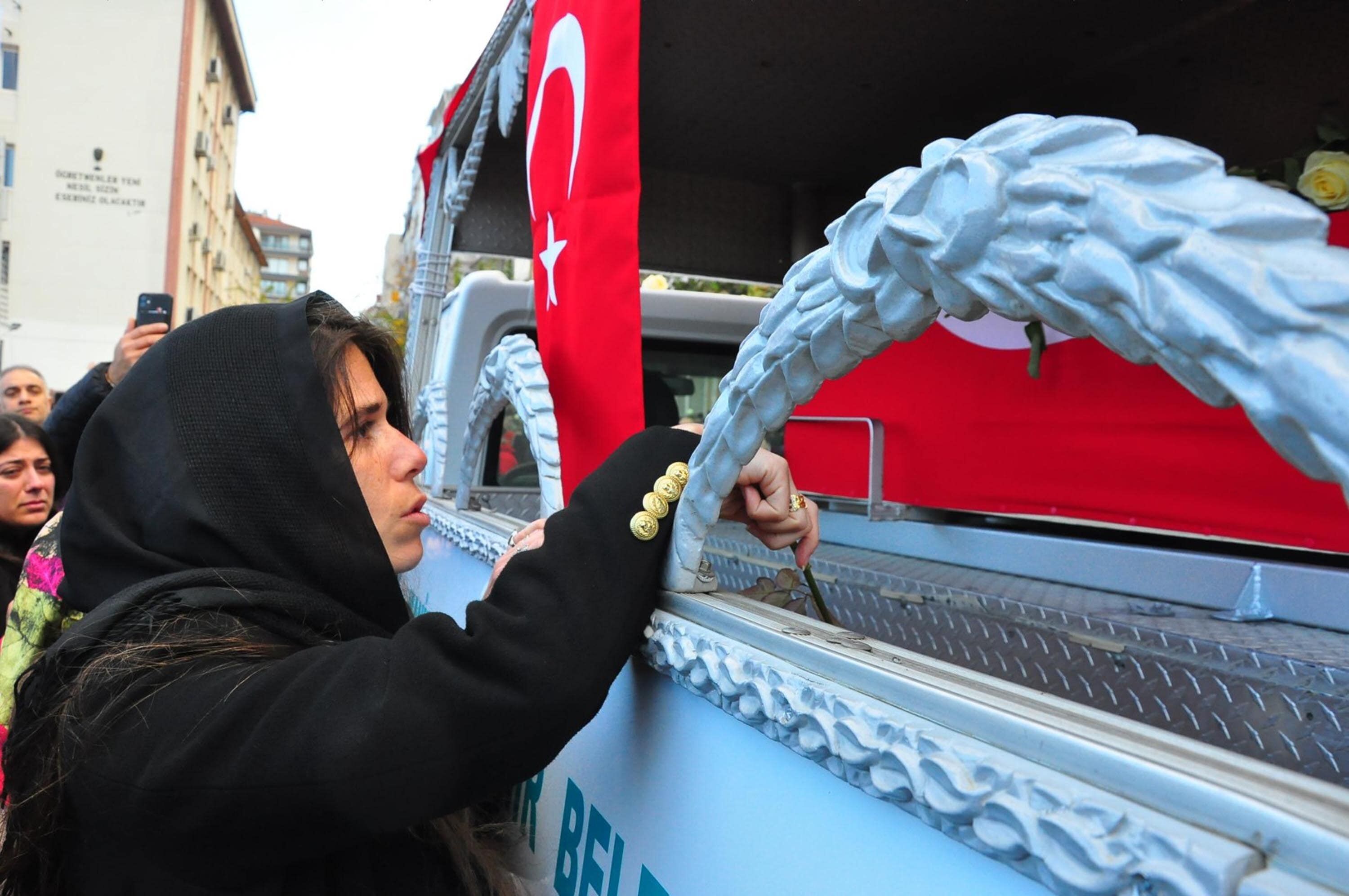 S E H Z A D E L E R B E L E D I Y E B A S K A N I G U L S A H D U R B A 1064497 315850 Min