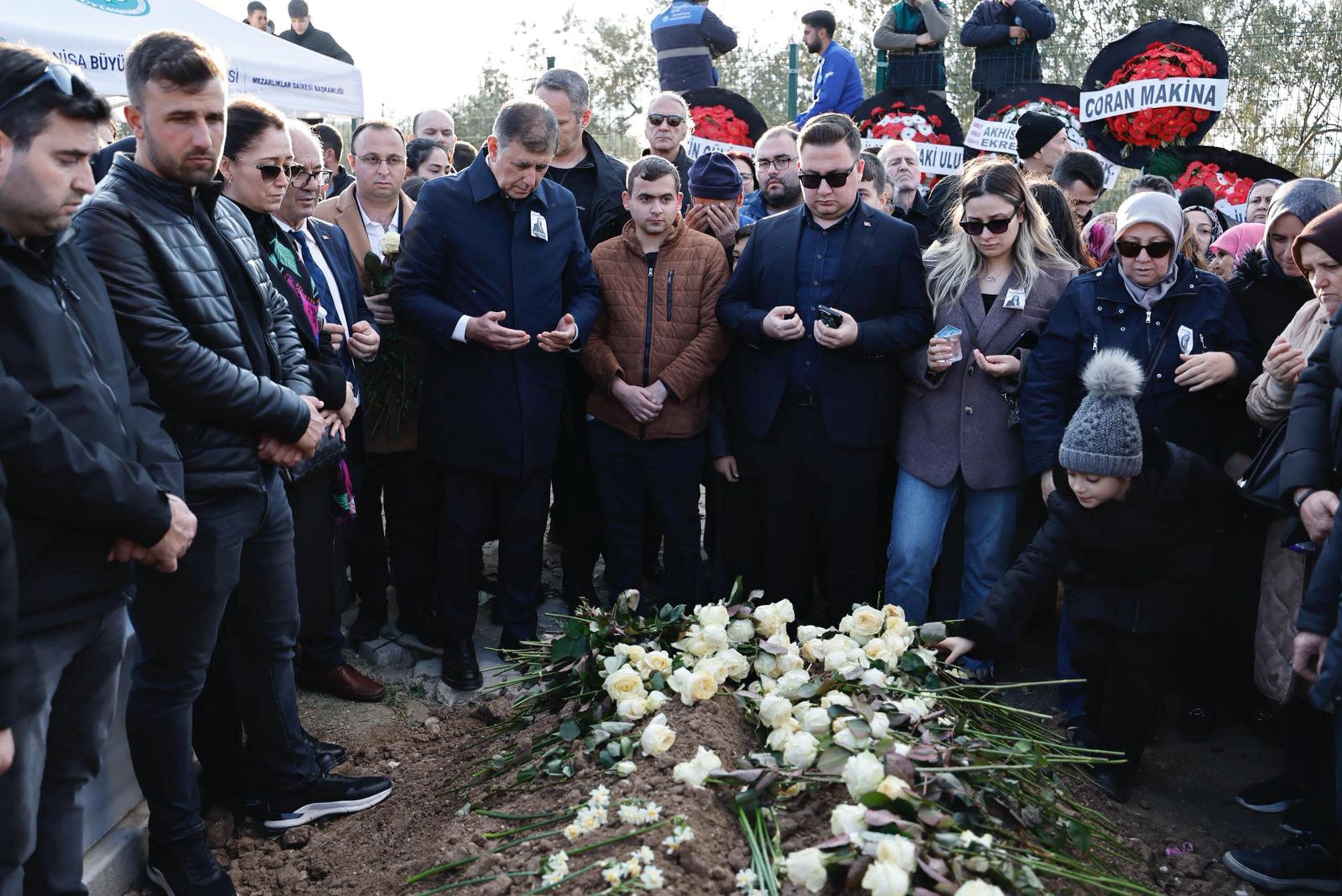 S E H Z A D E L E R B E L E D I Y E B A S K A N I G U L S A H D U R B A 1064855 315966 Min