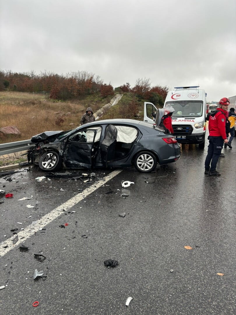 Balikesirde Zincirleme Kaza 1 Olu 10 Y 1110168 329540 (1)