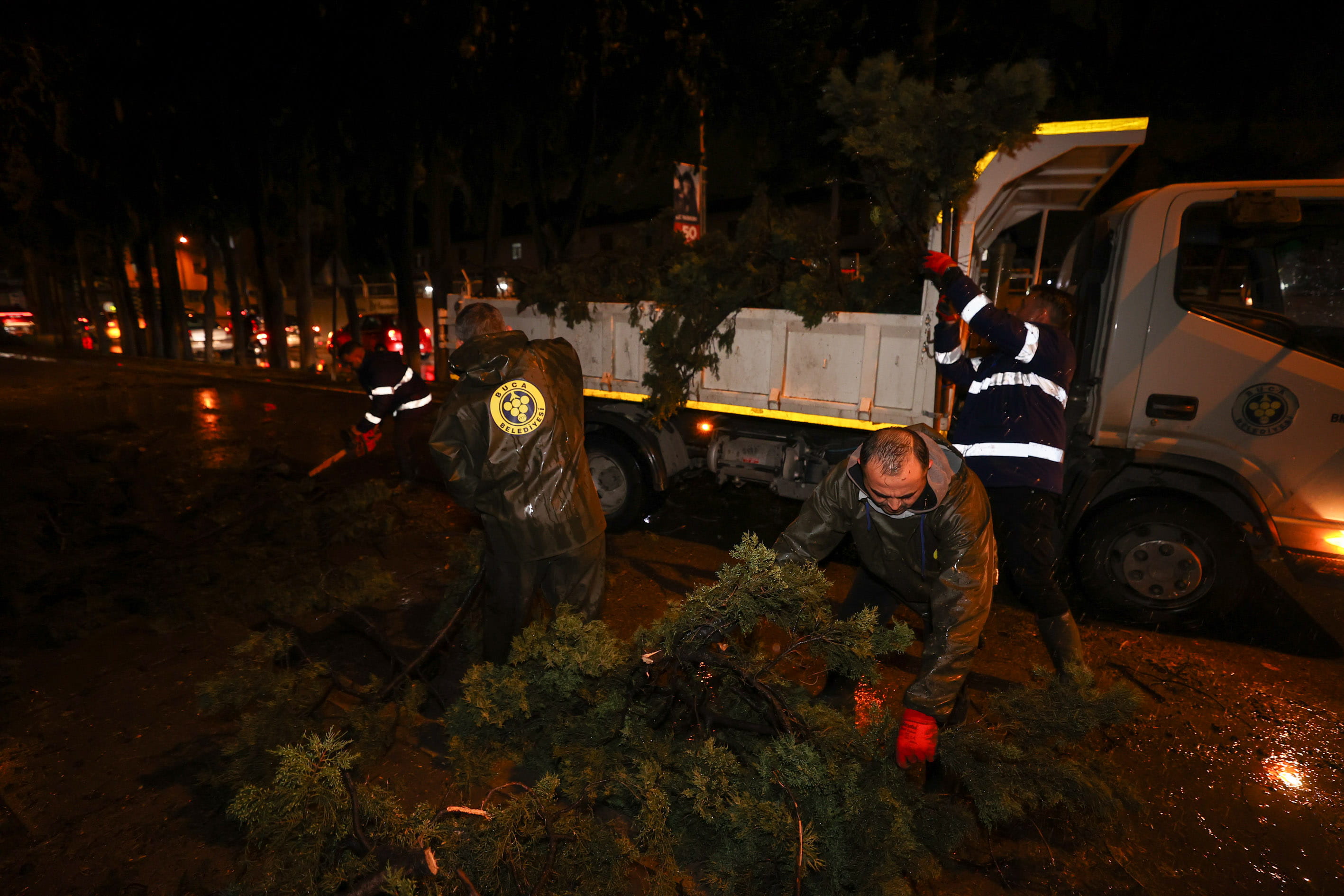 Buca Fırtına Mesaisi5 (1)