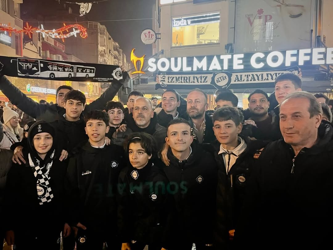 Büyük Altay Camiasınabu Akşam Semtimiz Alsancak’ta Altay’ımız Için Gerçekleştirilen “Kurtuluş” Y (2) Min