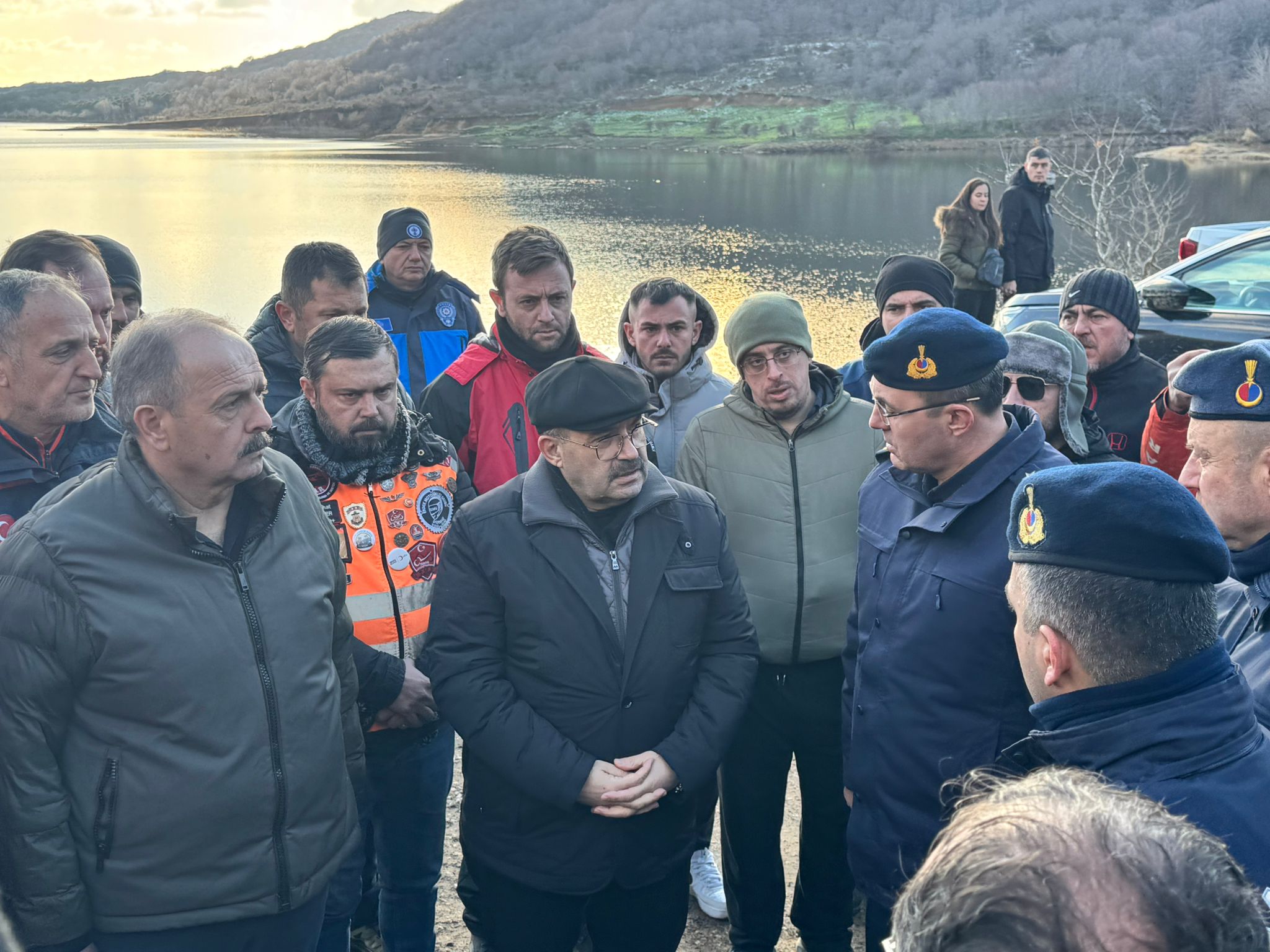 E R K E K A R K A D A S I Y L A T A R T I S I P K A M P T A N A Y R I L 1093246 324475 Min