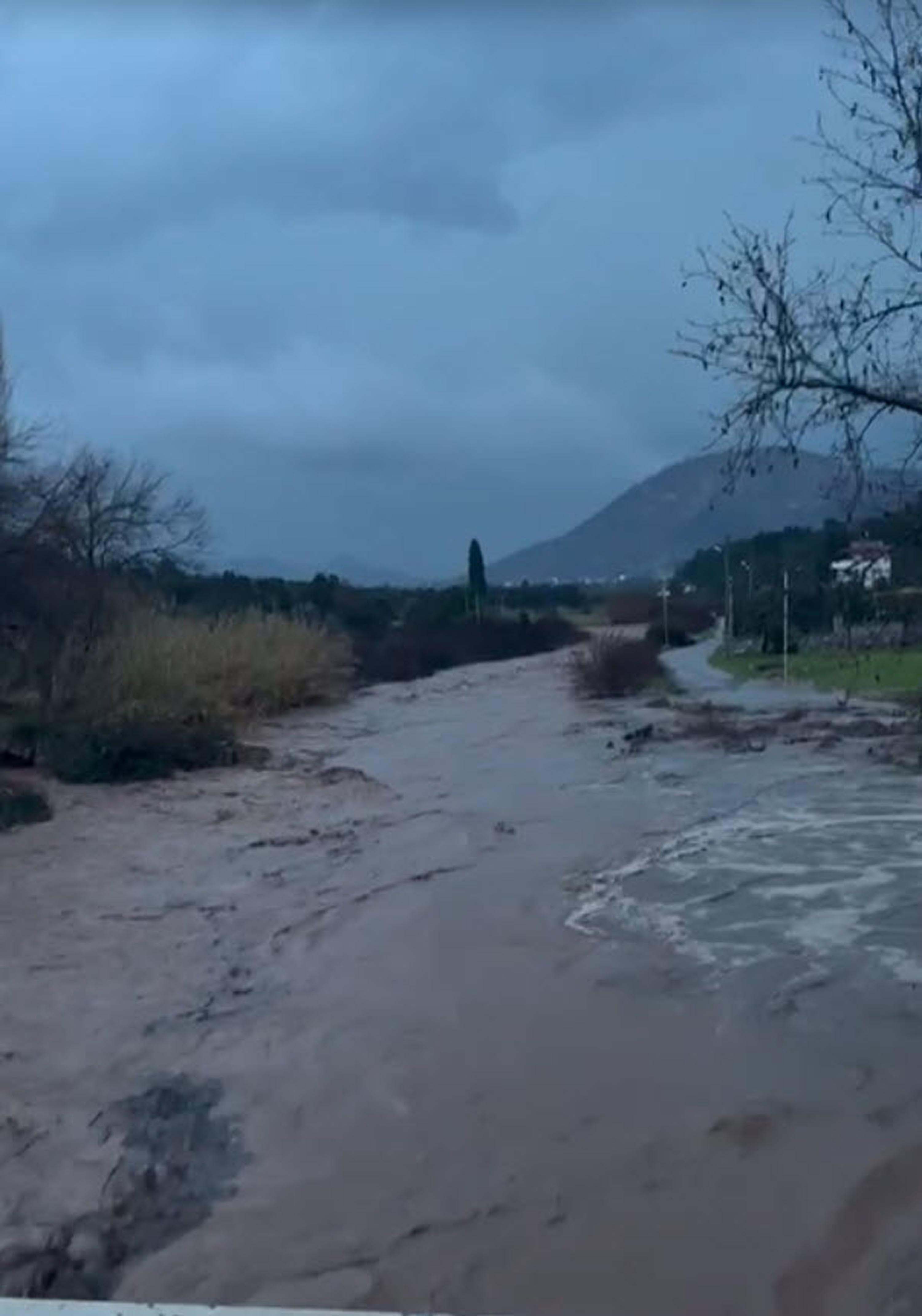 I Z M I R D E S A G A N A K E T K I L I O L D U (3) 1128602 335068