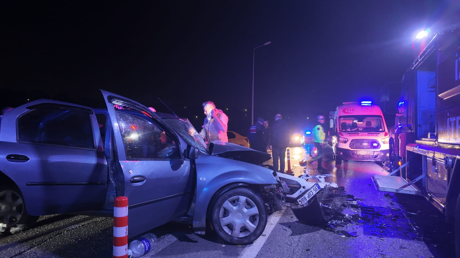 Izmir’de Iki Otomobil Carpisti 2’Si Agi 1129998 335525 (1)