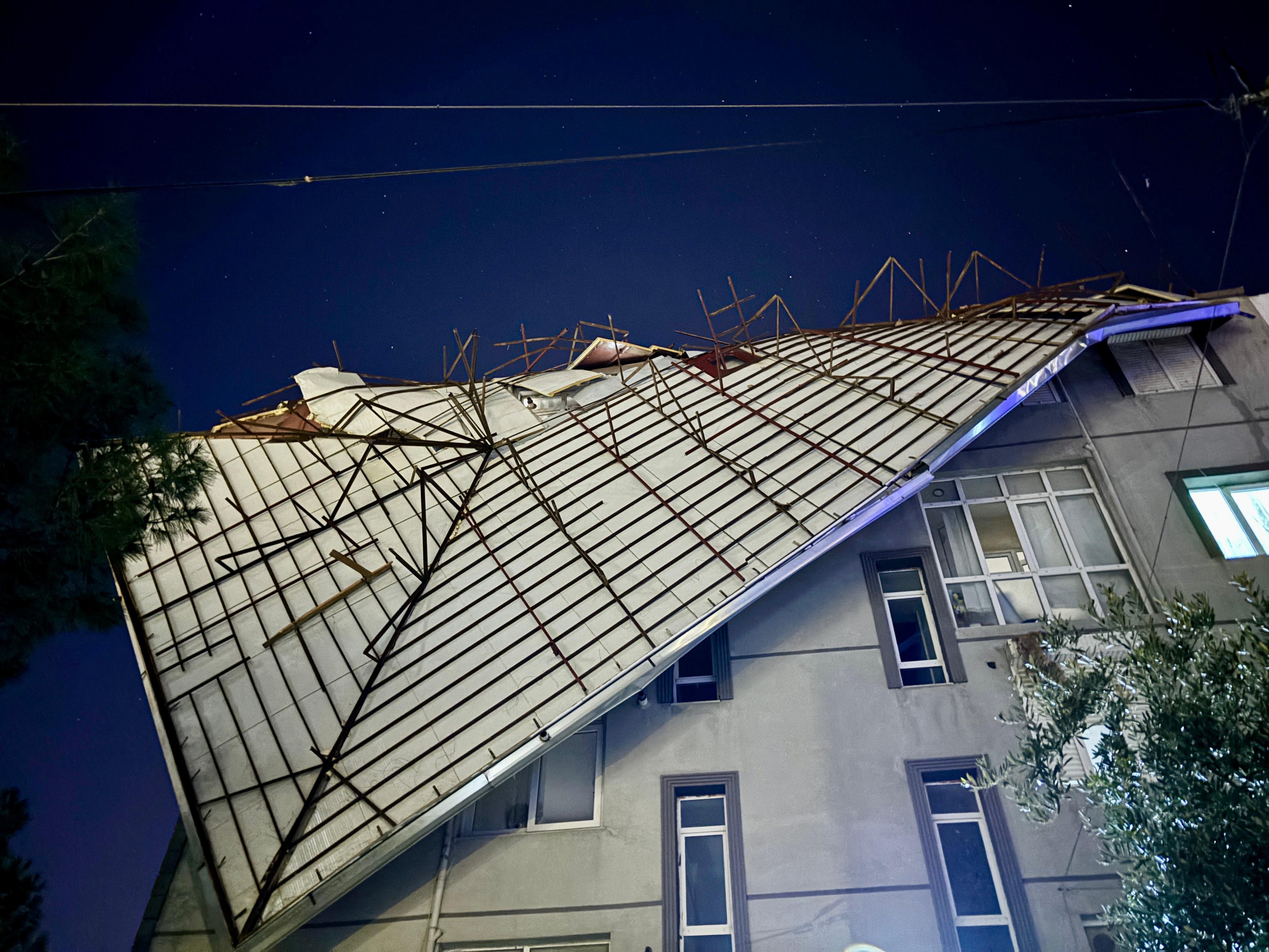 Izmirde Saganak Etkili Oldu (5) 1105615 328223 (1)