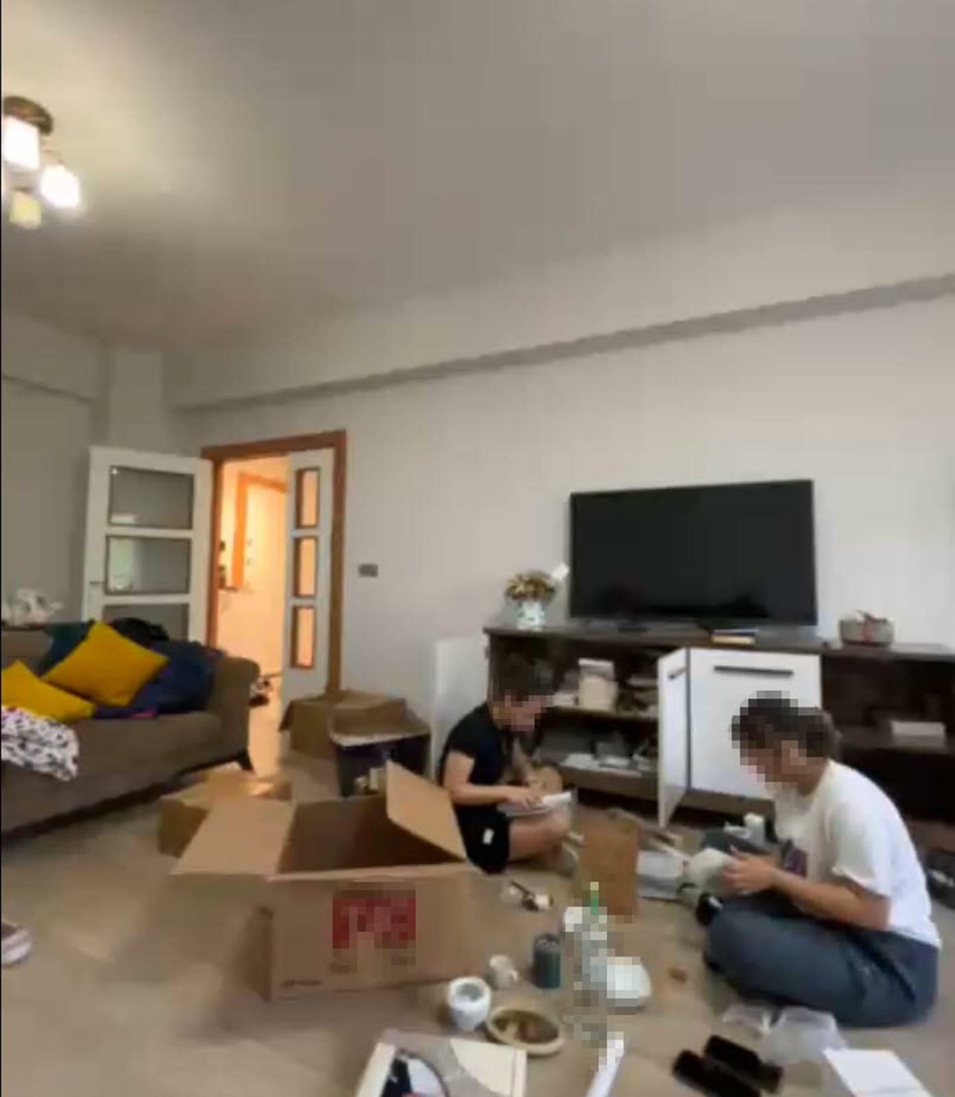 Ogrencilerini Evine Temizlik Yapmaya Got 1105591 328215 (1)