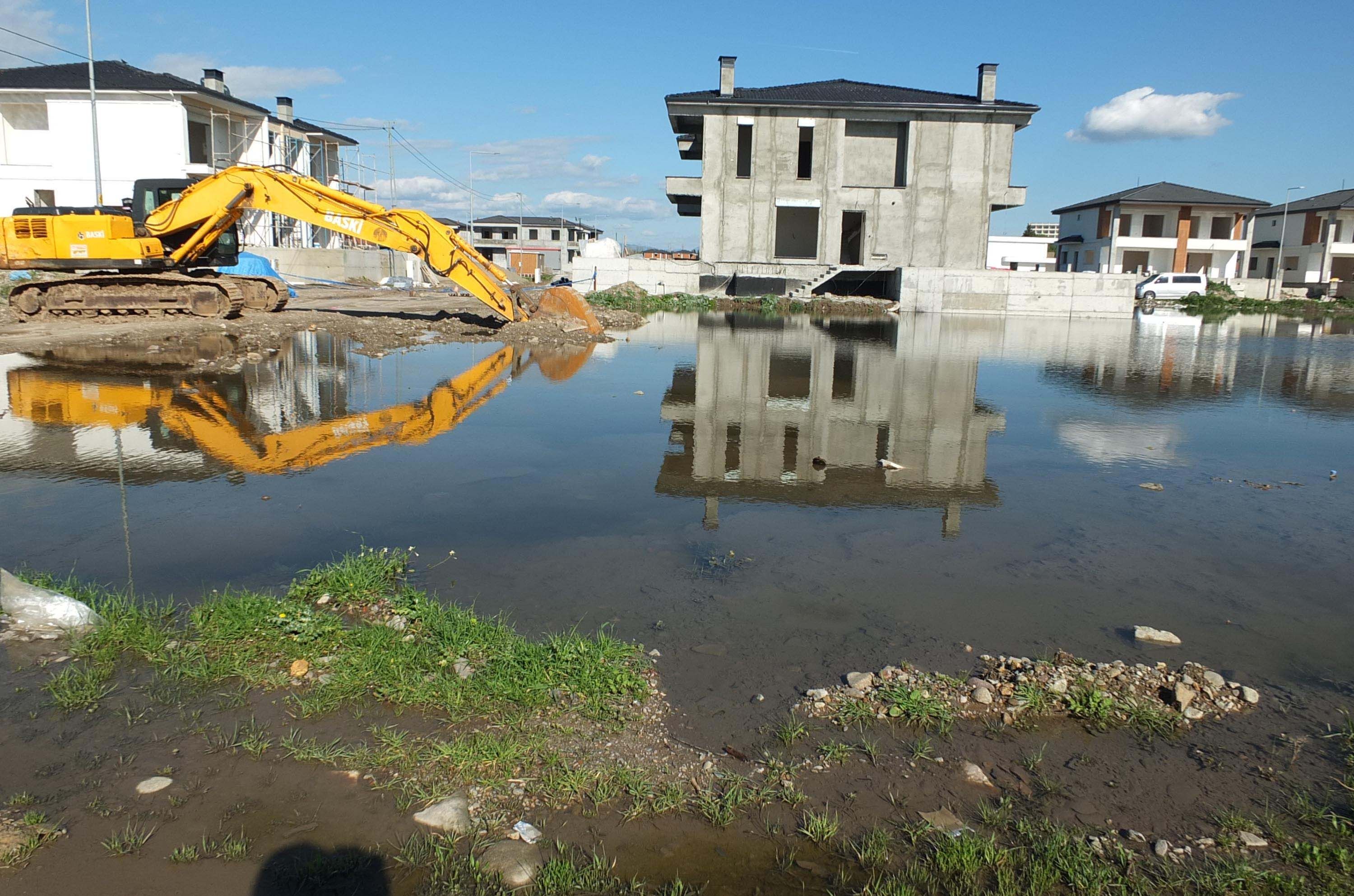 Balikesirde Saganak Rogarlar Tasti Su 1187277 352767 (1)