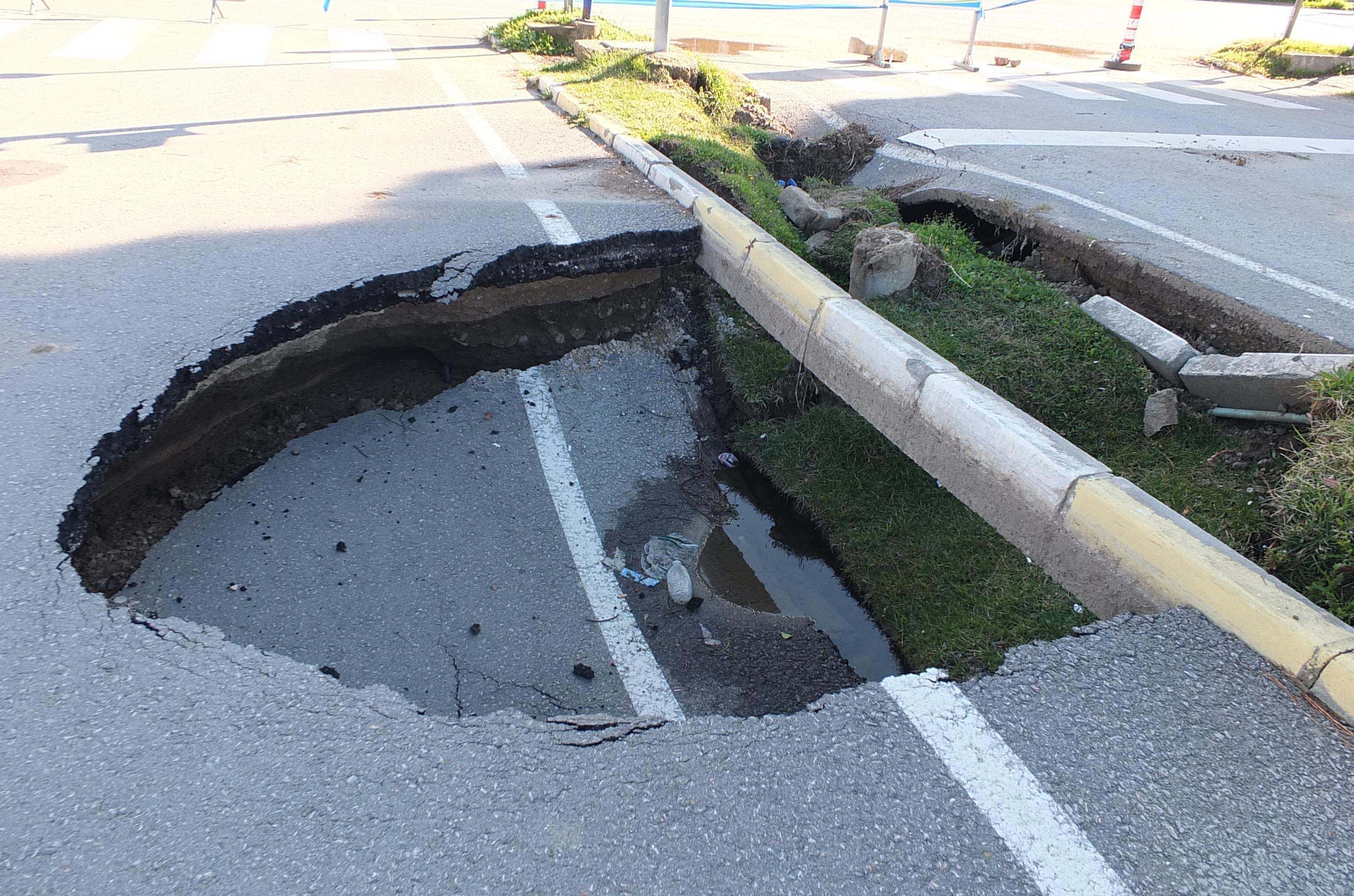 Balikesirde Saganak Rogarlar Tasti Su 1187278 352767 (1)