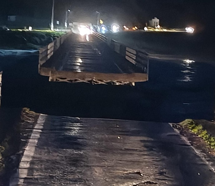 Balikesir’de Yagis Nedeniyle Kopru Coktu 1147090 340632 (1)