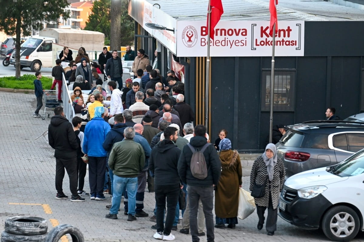 Bornovada Iftar Dayanismasi (5)