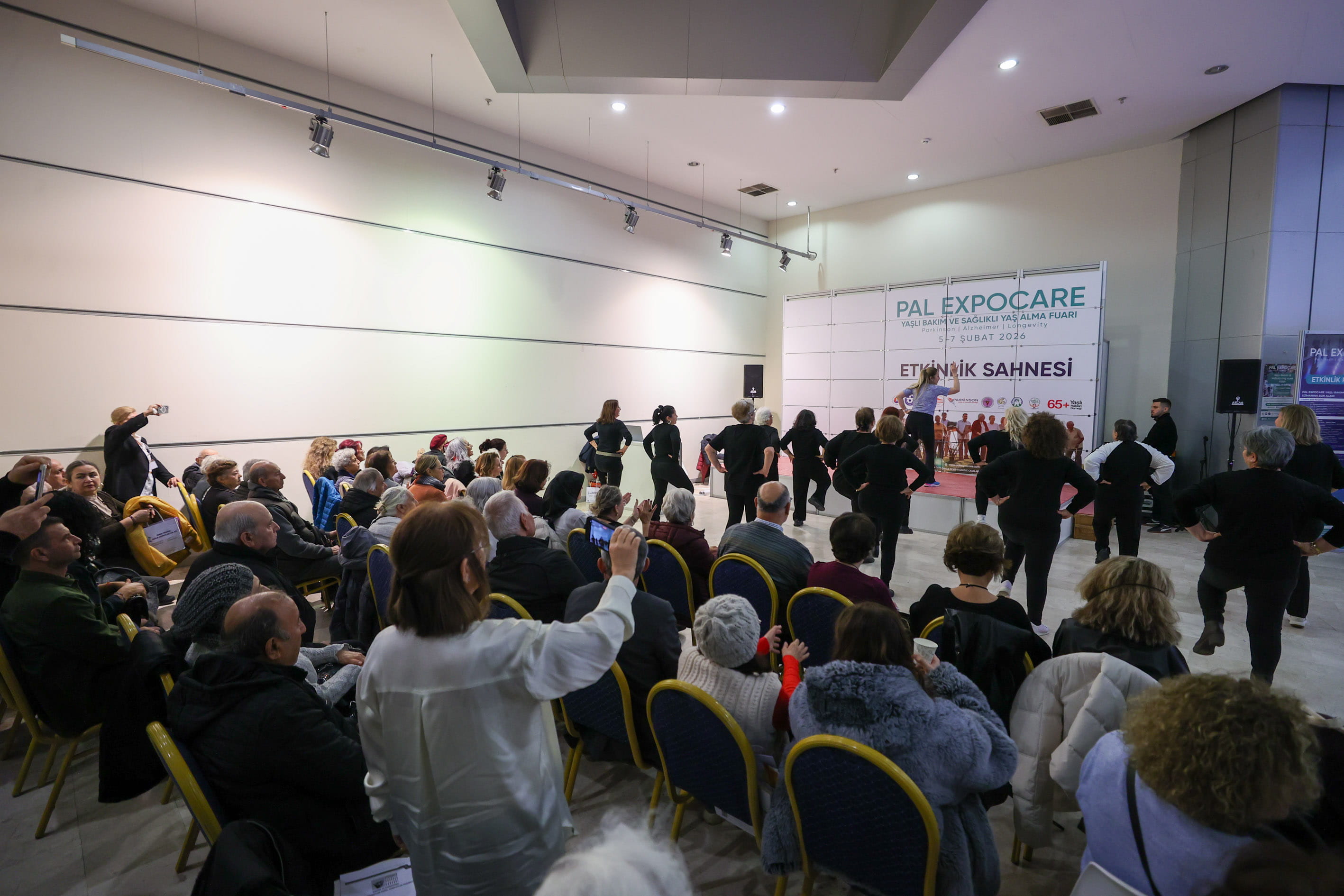 Bucalı Kadınlar Sağlıklı Yaş Alma Fuarı’na Damga Vurdu2 (1)