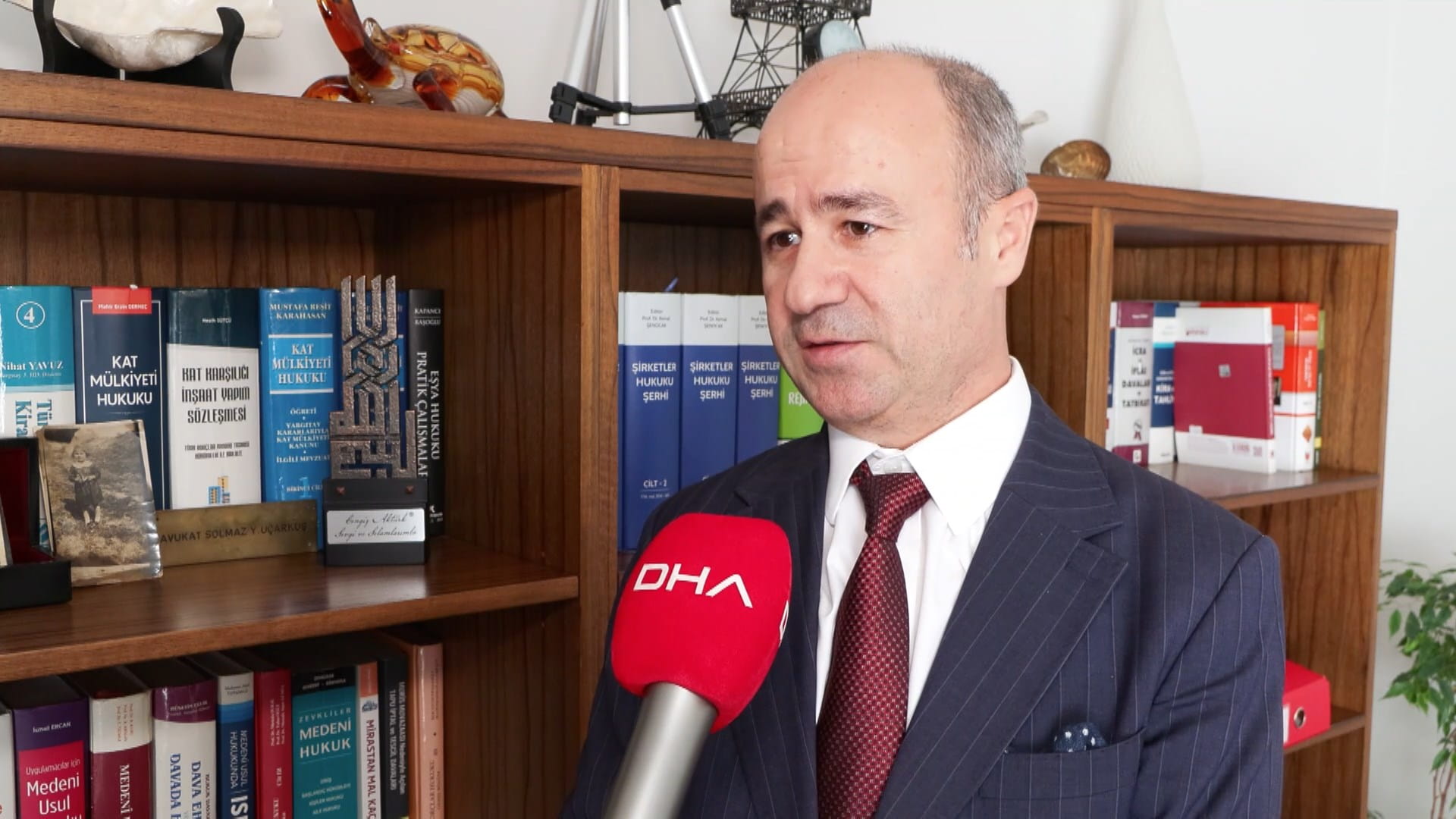 Istanbul Orhan Pamukun Avukati Gungor 1182848 351347 (1)