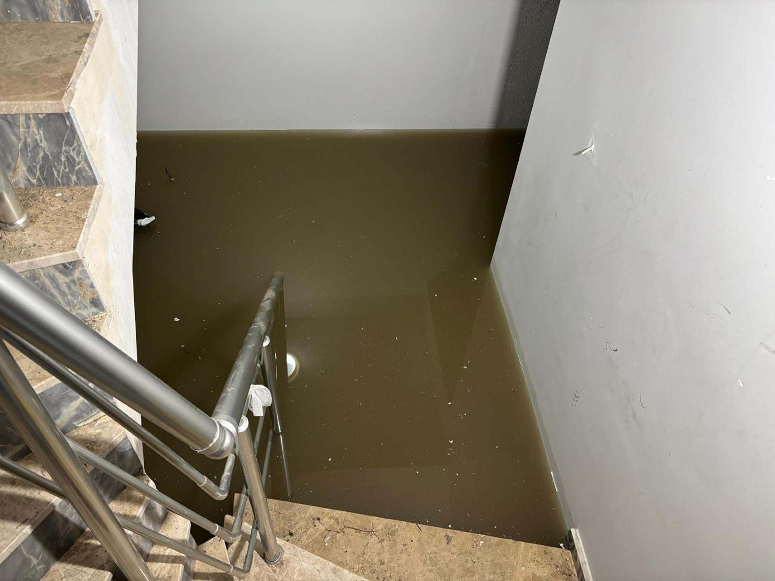 Izmirde Saganak Nedeniyle Yollar Gole D 1163925 345736 (1)