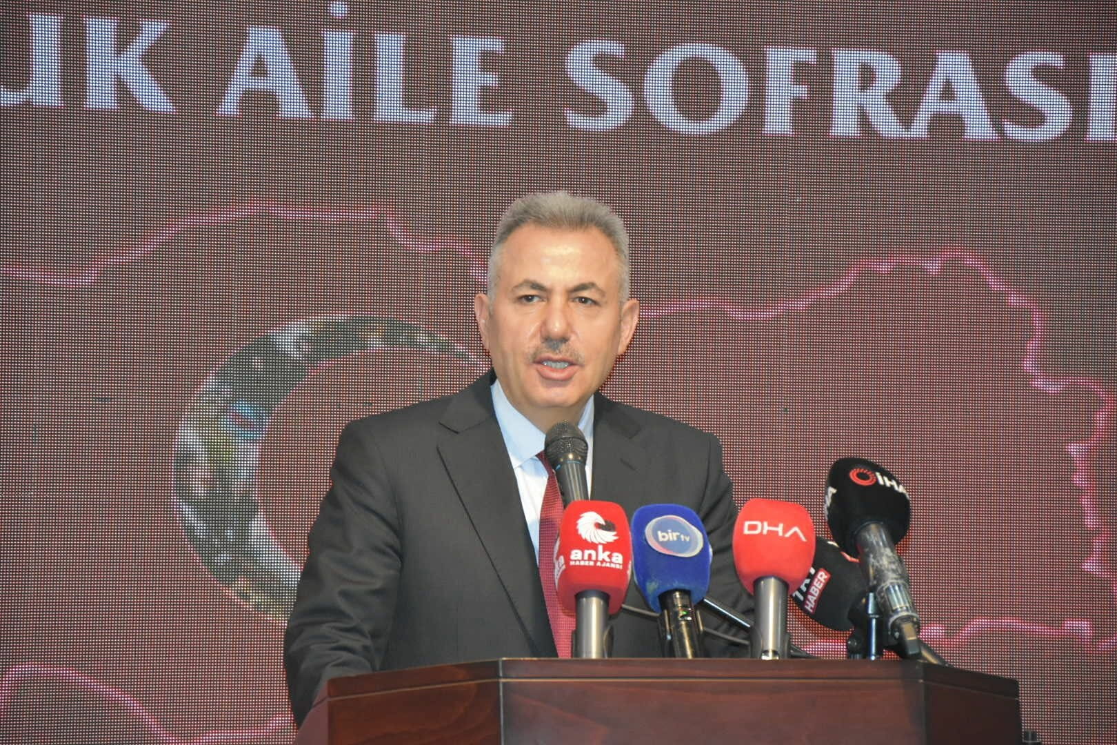 Izmir’de Vali Elban Ilk Iftari Sehit Yak 1177235 349700 (1)