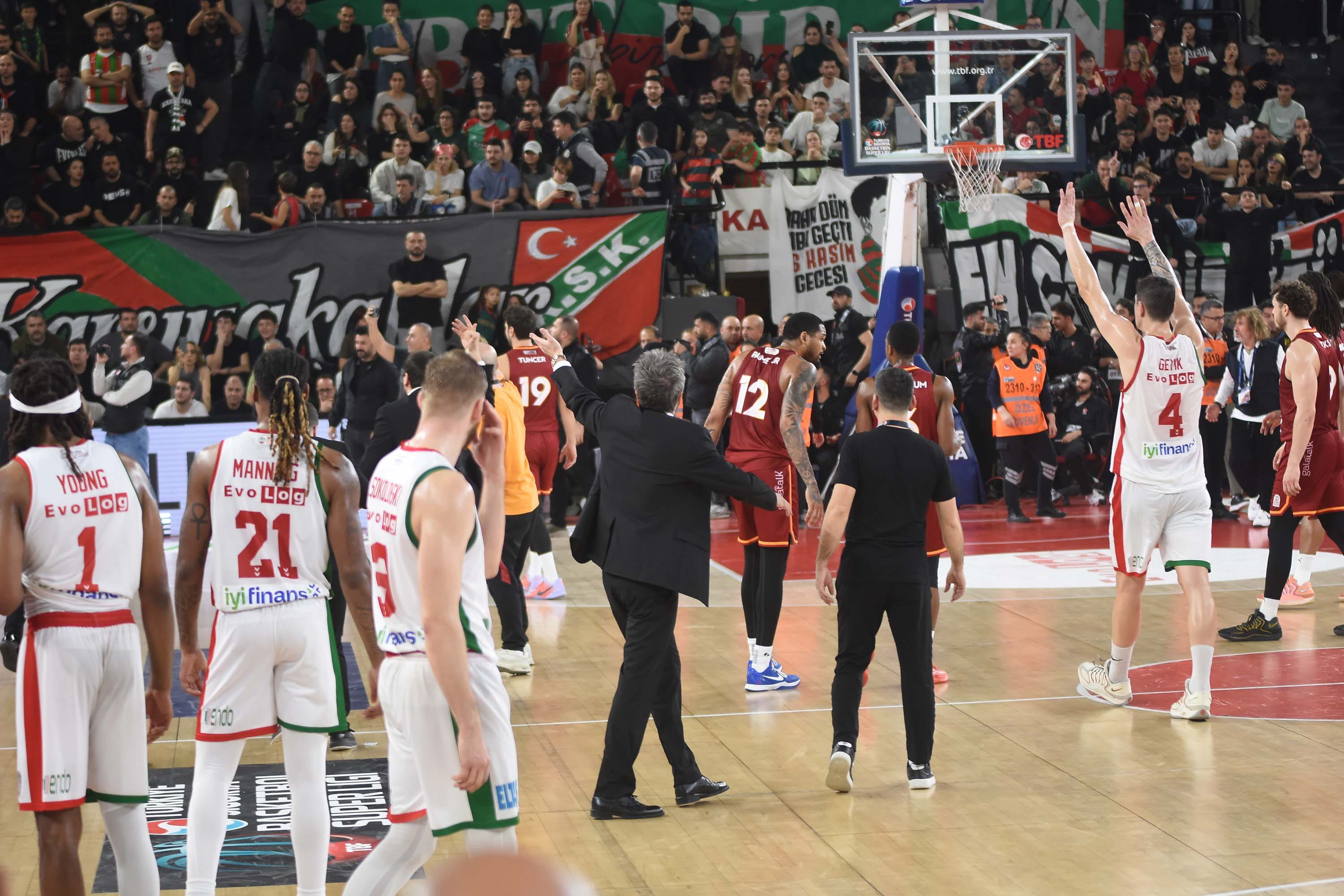 Karsiyaka Basketbolda Umut Tuketiyor 1170491 347650 (1)