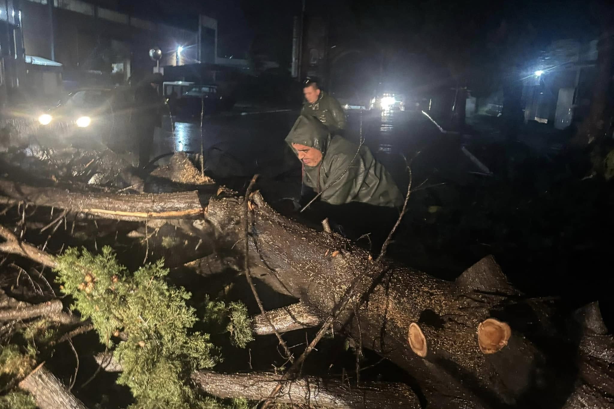 Kemalpaşa’da Seli̇n Tüm İzleri̇ Si̇li̇ni̇yor (2) (1)