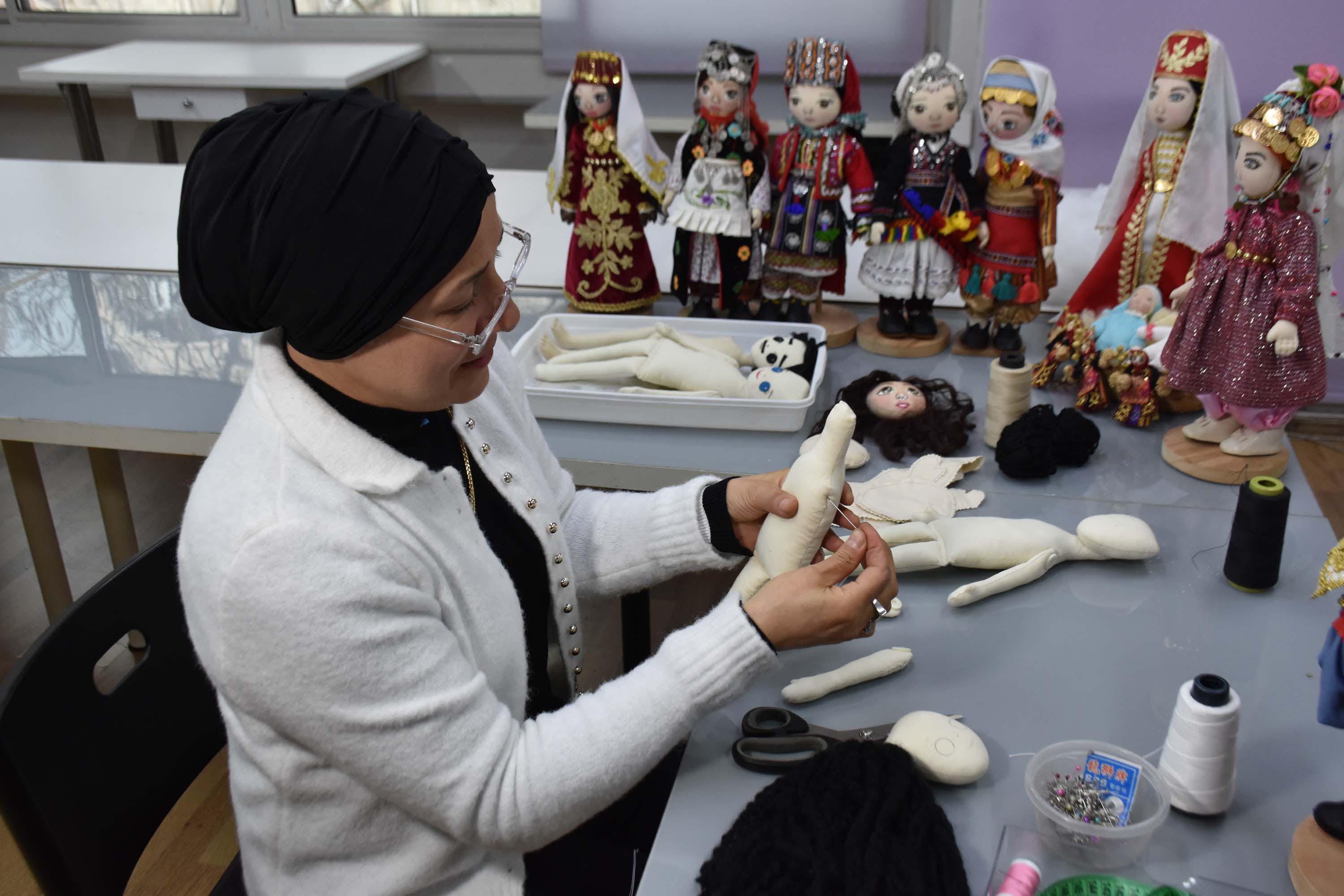 Yoresel Kiyafetleri Bez Bebeklerde Yasa 1167115 346690 (1)