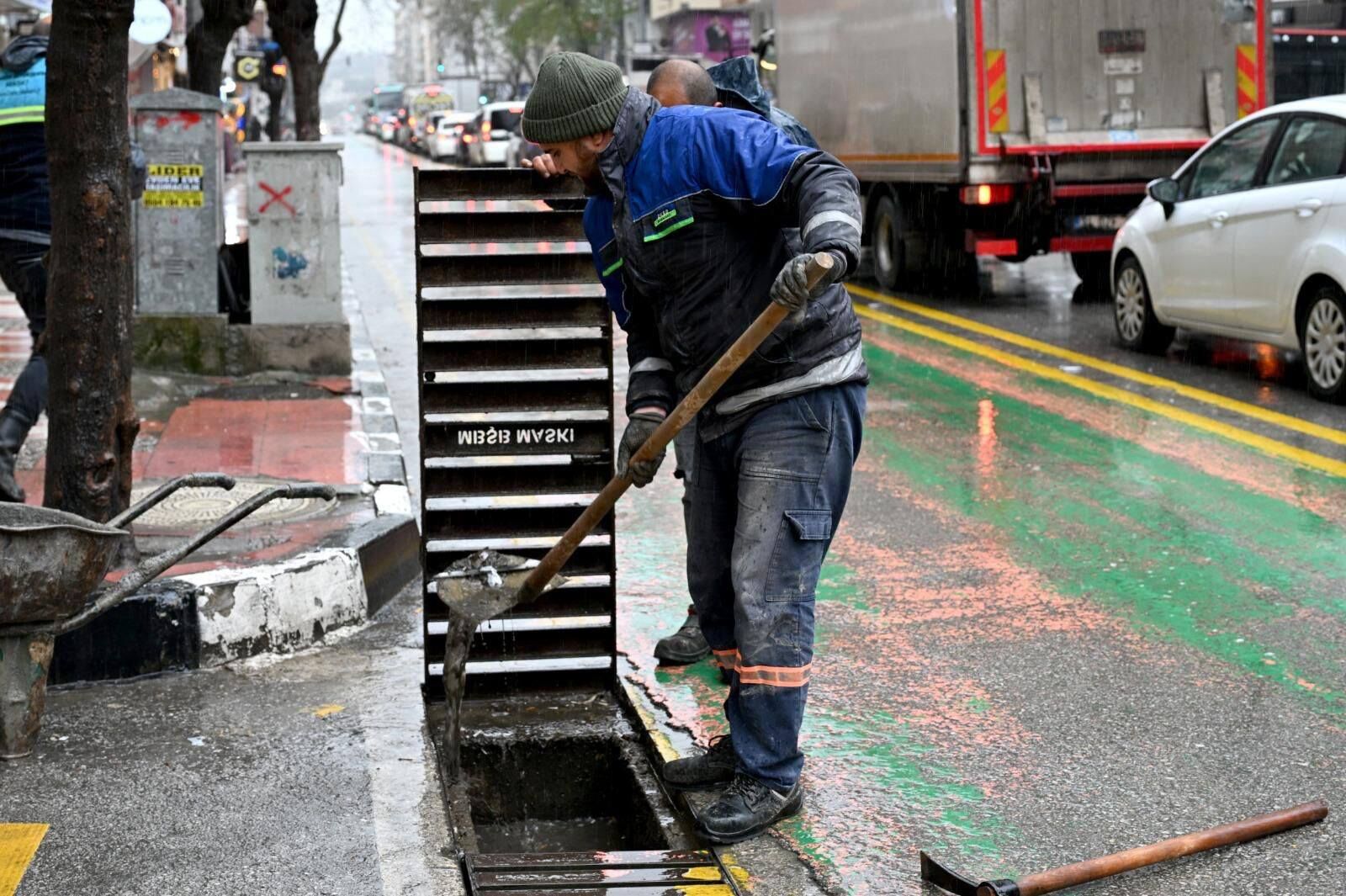 Büyükşehir Ve Maski̇ Ekipleri Yağışa Karşı Teyakkuzda (3) (1)