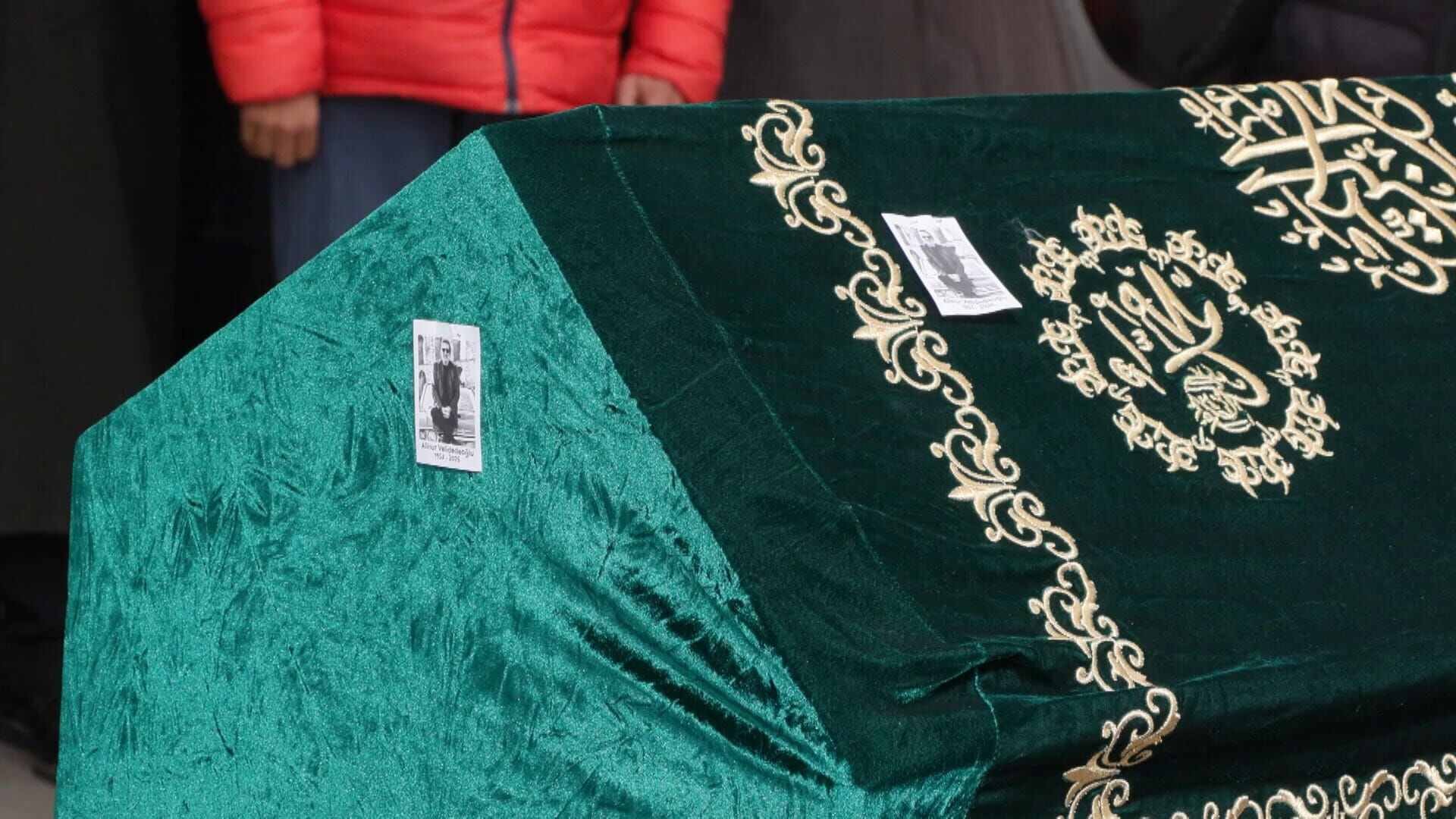 Istanbul Reklamci Alinur Velidedeoglu S 1212491 360539 (1)