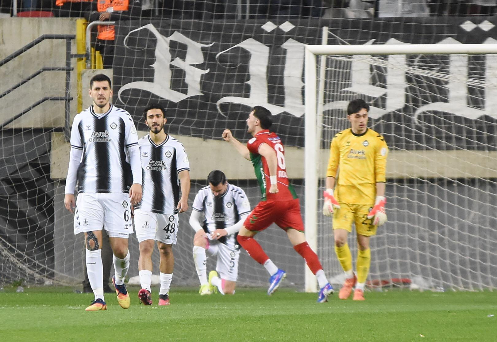 Karsiyaka Altay Fotograflar 1192105 354299 (1)