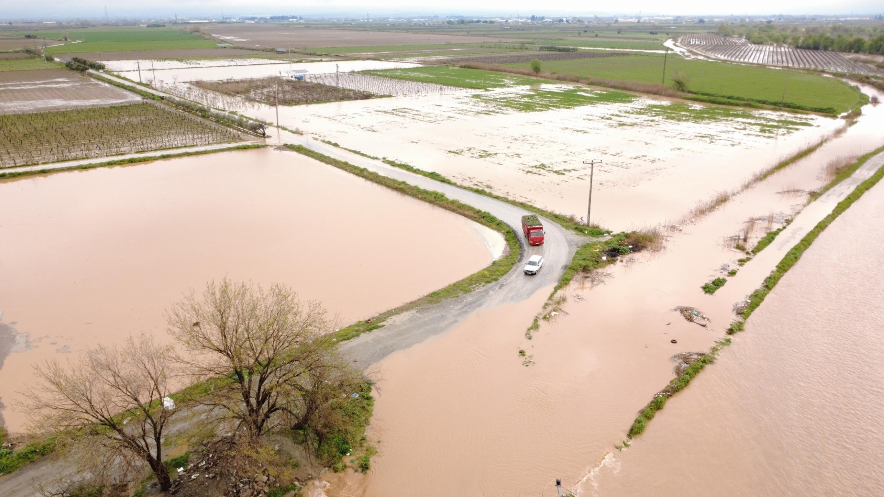 Salihlide Dereler Tasti Tarim Araziler 1234806 367218 (1)