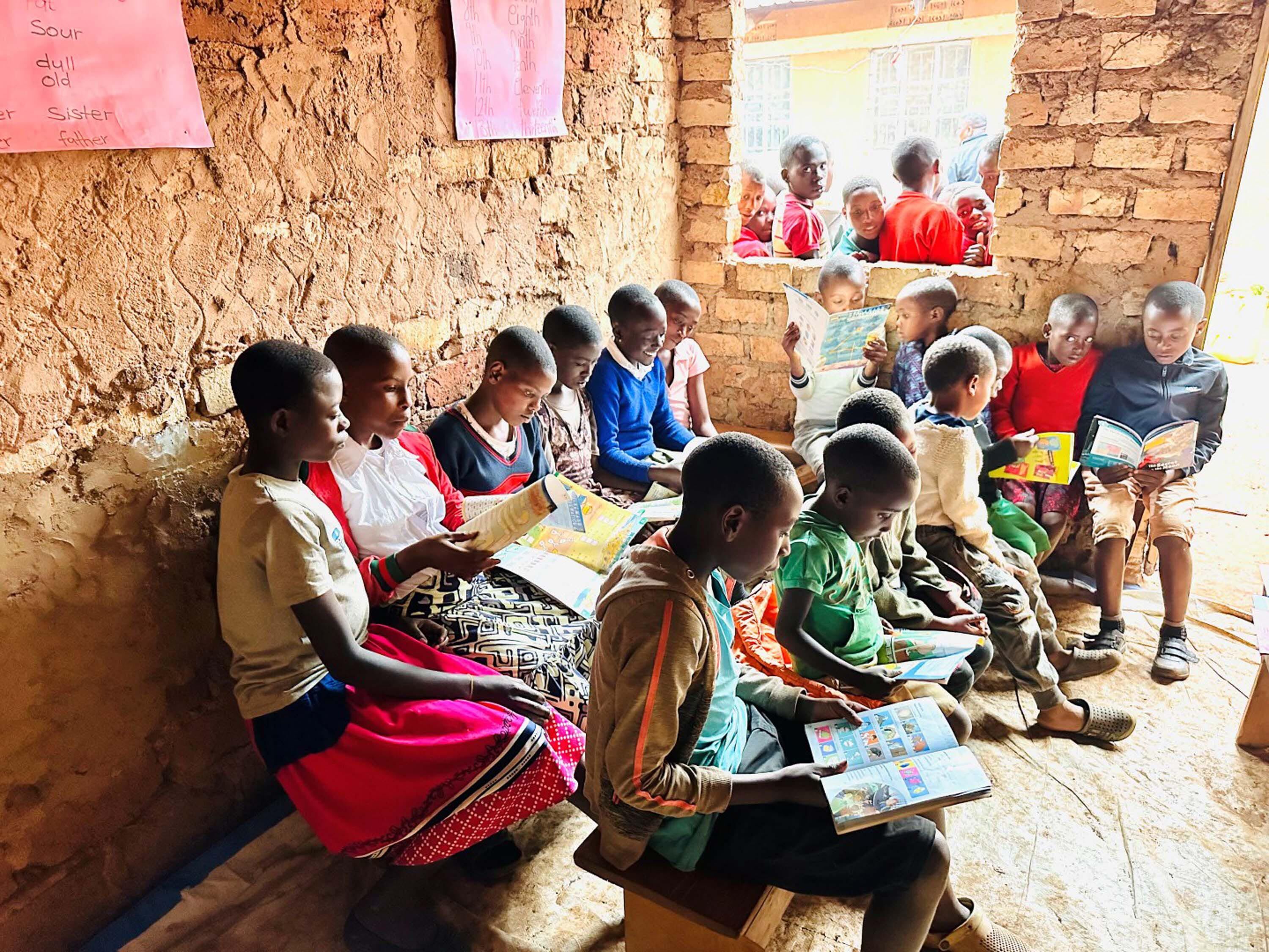 Ugandada Kurdugu Kutuphaneyle Yetimlere 1223906 363907 (1)