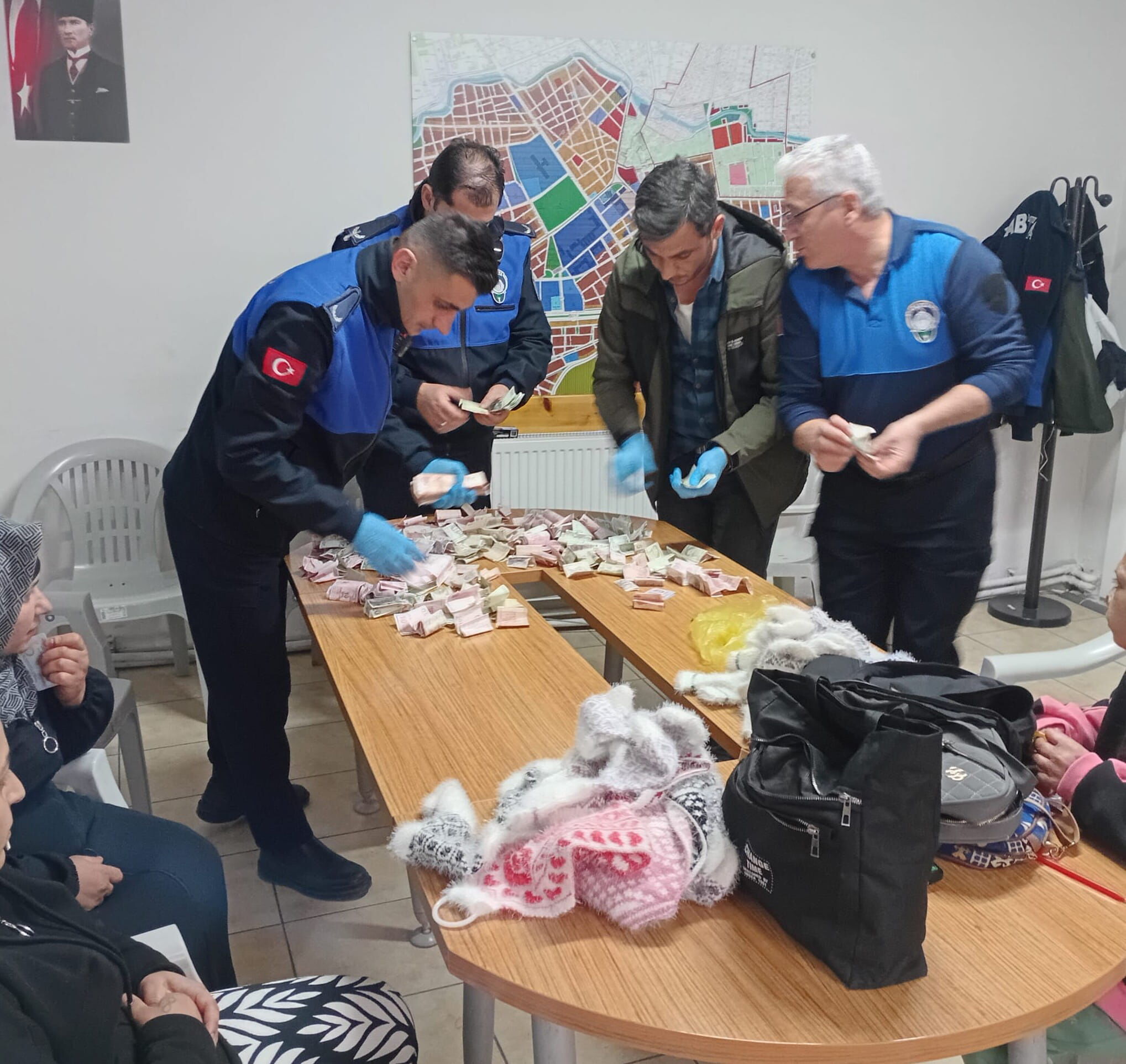 2 Dilencinin Uzerinden 19 Bin 600 Lira C 1253745 373120 (1)