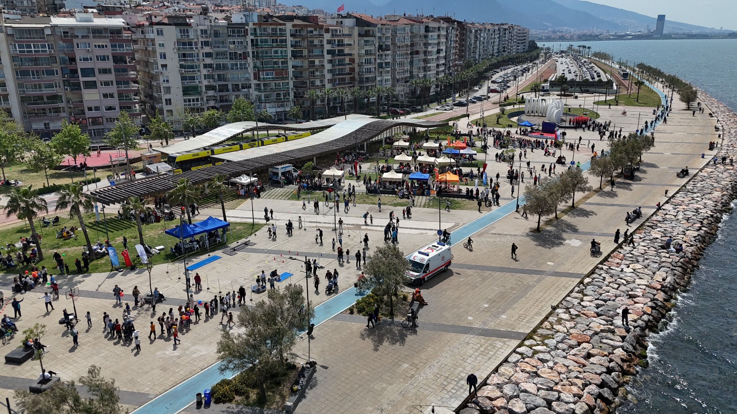 23 Nisan Coşkusu Konak’tan Yayıldı Çocuk Şenliği’ne Yoğun Ilgi (12)