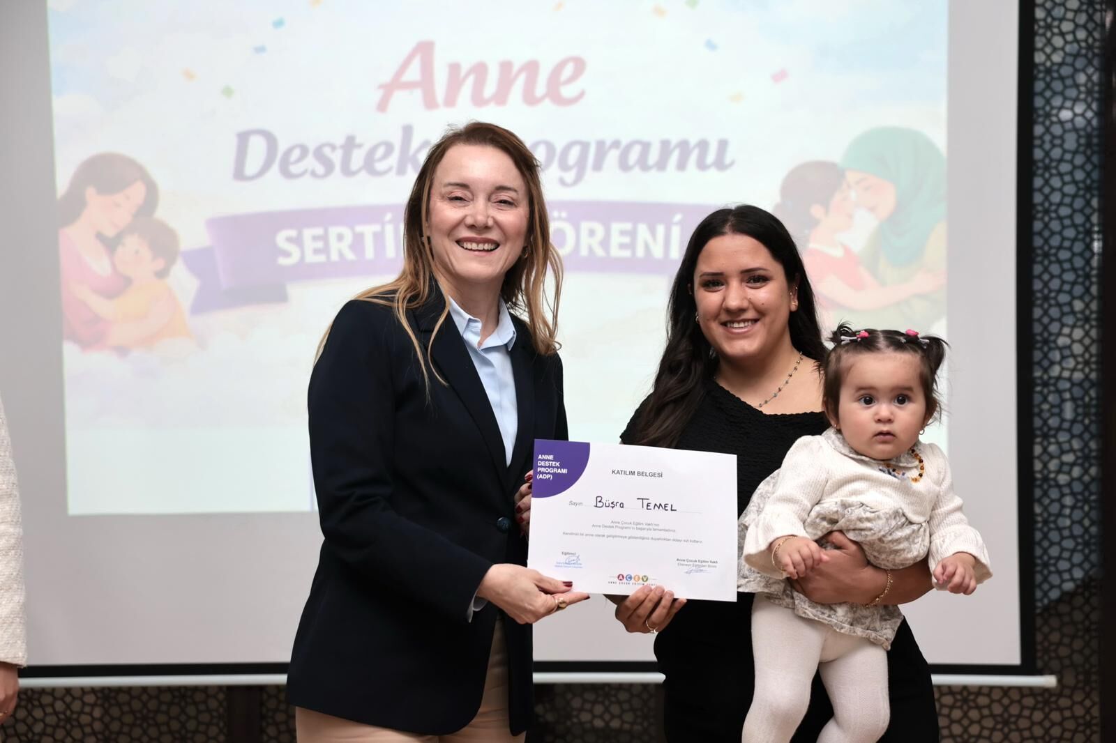 Anne Destek Programı Mezunları Sertifikalarını Başkan Mutlu’dan Aldı (1)