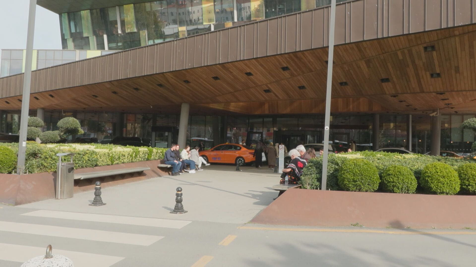 Ibrahim Tatlises Yogun Bakima Kaldirildi 1249443 371716 (1)