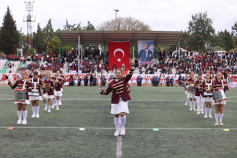 Urla’da 23 Nisan Coşkusu 106. Yıl Gurur Ve Neşeyle Kutlandı (2) (1)