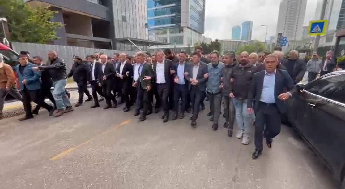 Chp Genel Merkezinde Tahliye Gerginligi 1329337 394906 (1)