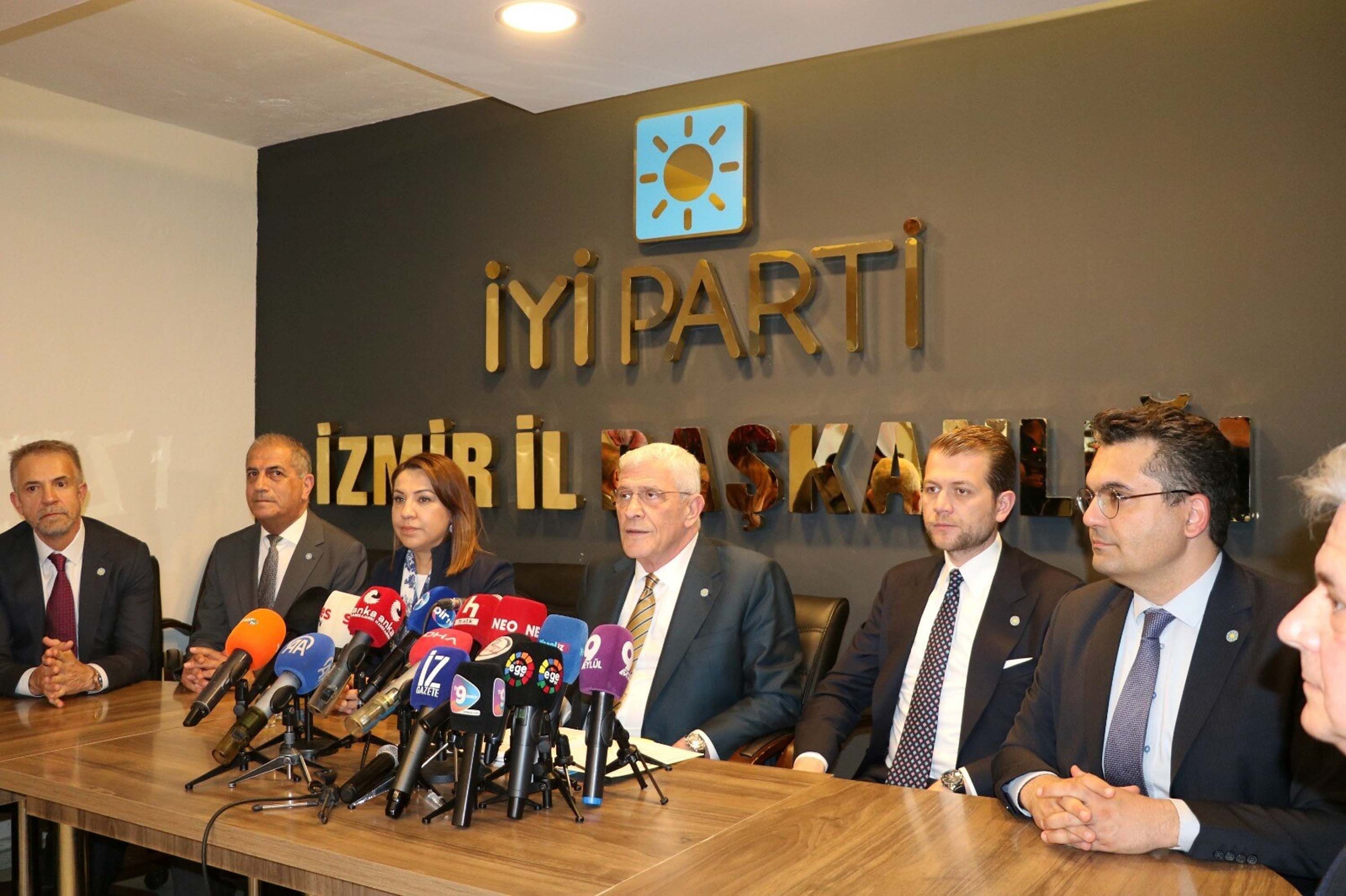 Dervisoglu Turkiyenin Sorunu Anayasa D 1300330 386746 (1)