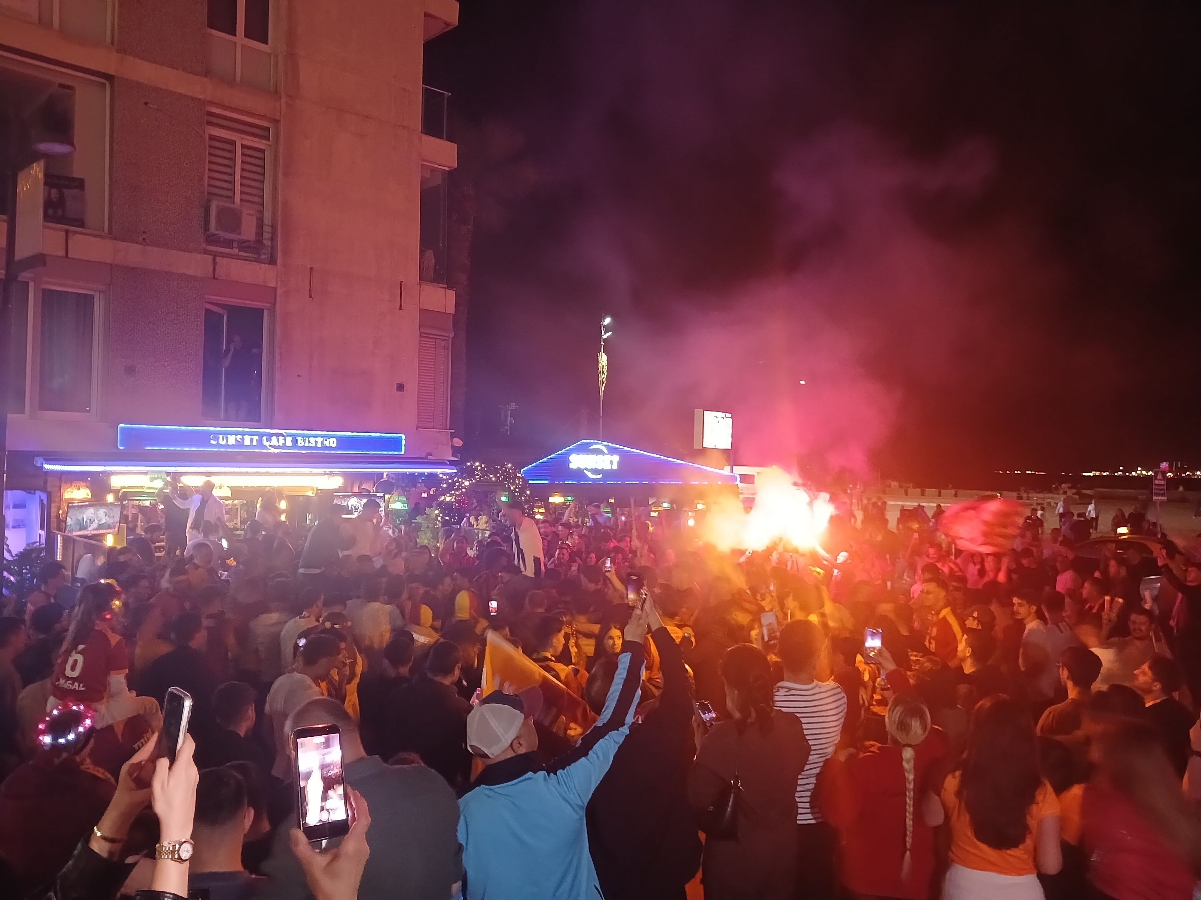 Galatasarayin Sampiyonlugu Izmirde Cos 1302628 387354 (1)