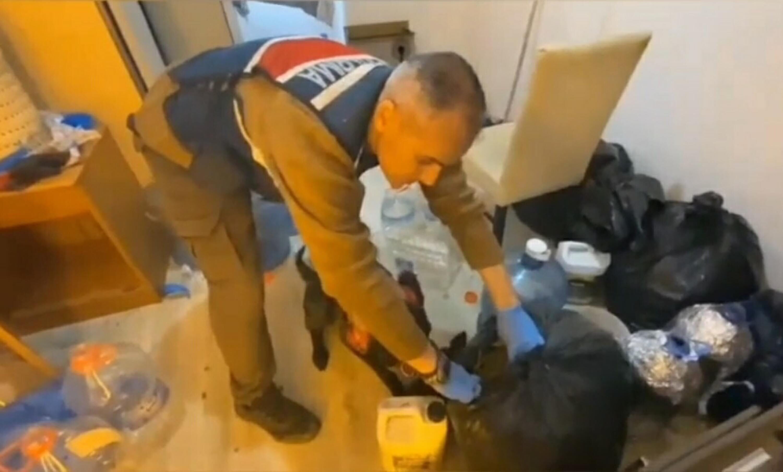 Kusadasinda Uyusturucu Operasyonu 2 Go 1296379 385655 (1)