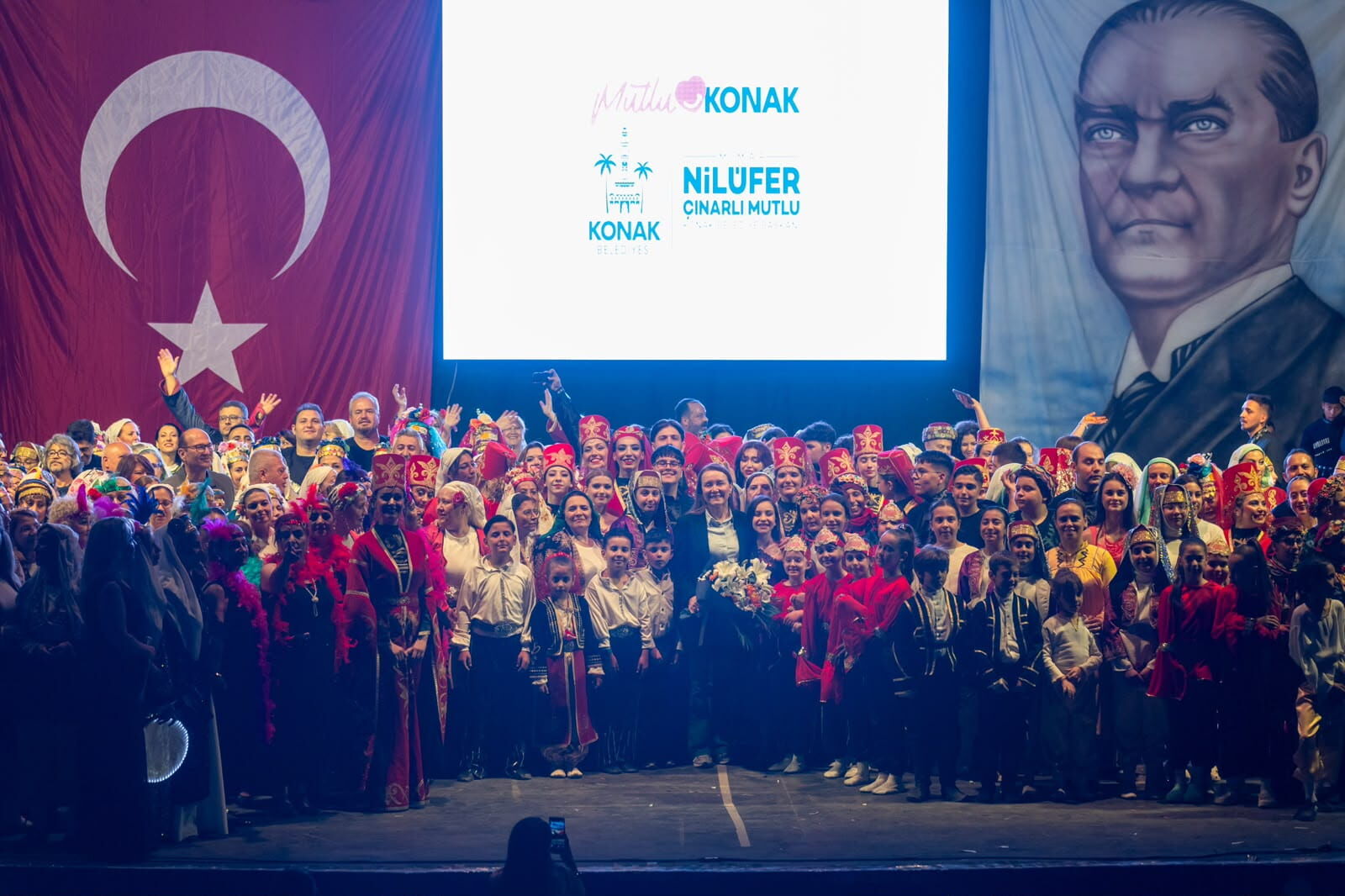 Konak’ın Halk Oyunları Şenliği 20. Yıl Gururu Yaşattı (1)