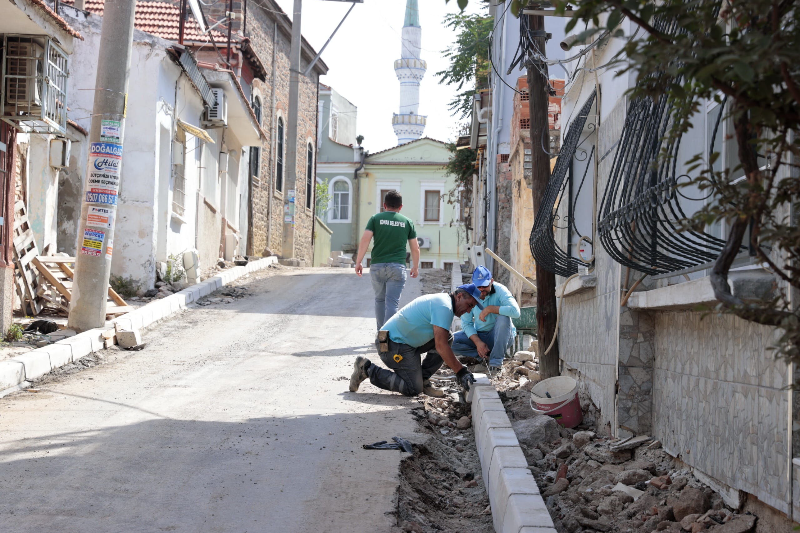 Konak’ta Hummalı Çalışma 5 Mahallede 24 Sokak Aynı Anda Yenileniyor (4)