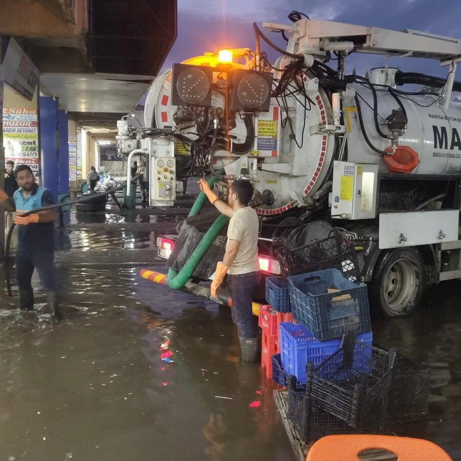 Manisa Büyükşehir Belediyesi’nden Salihli’deki Sel Mağdurlarına Destek (1)