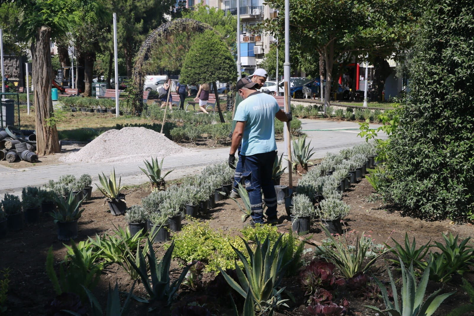 Konak’ın Parklarında Bakım Seferberliği (5)