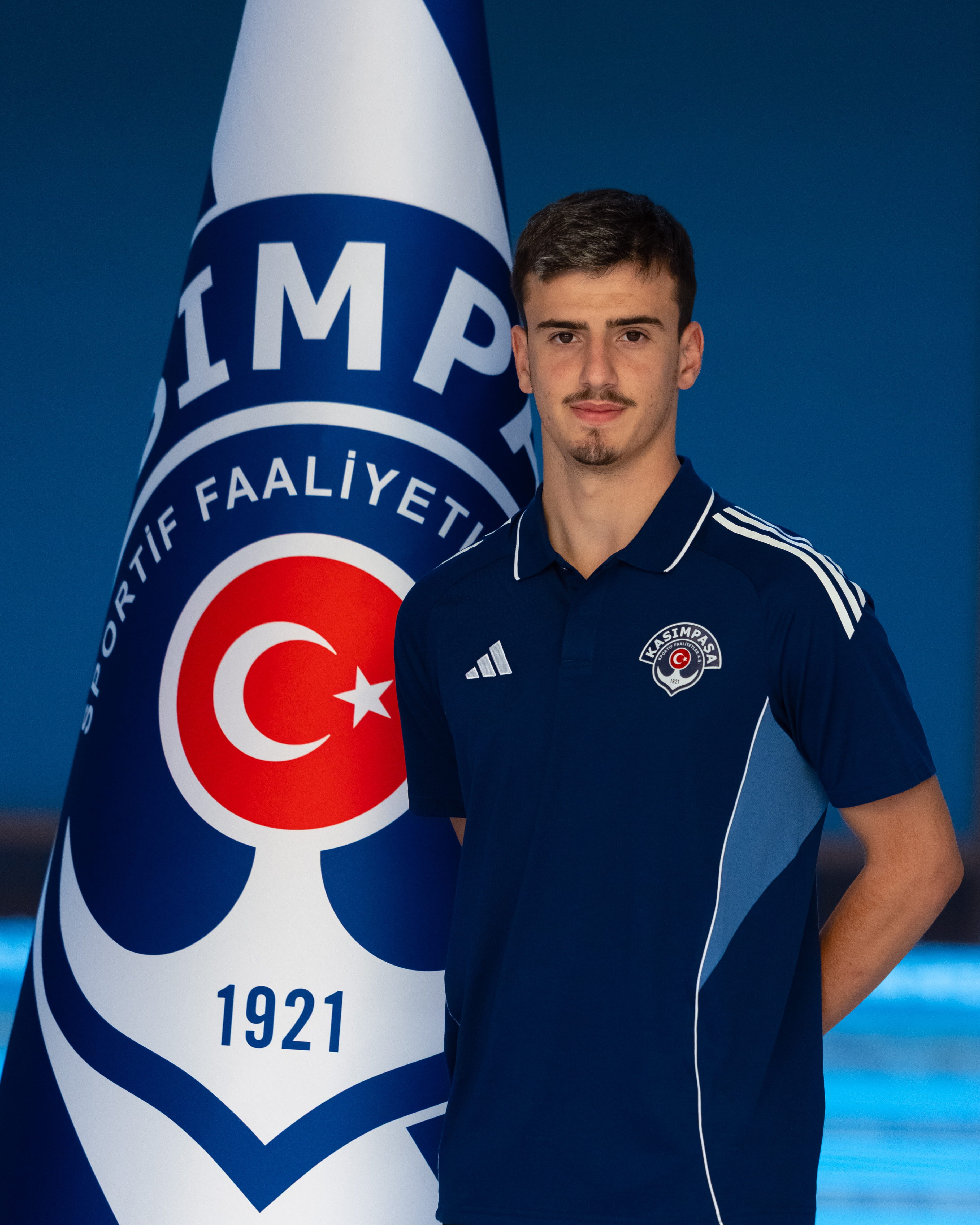 Sercan Deniz Kasimpasa Ile Sozlesme Imz 1406129 417789 (1)