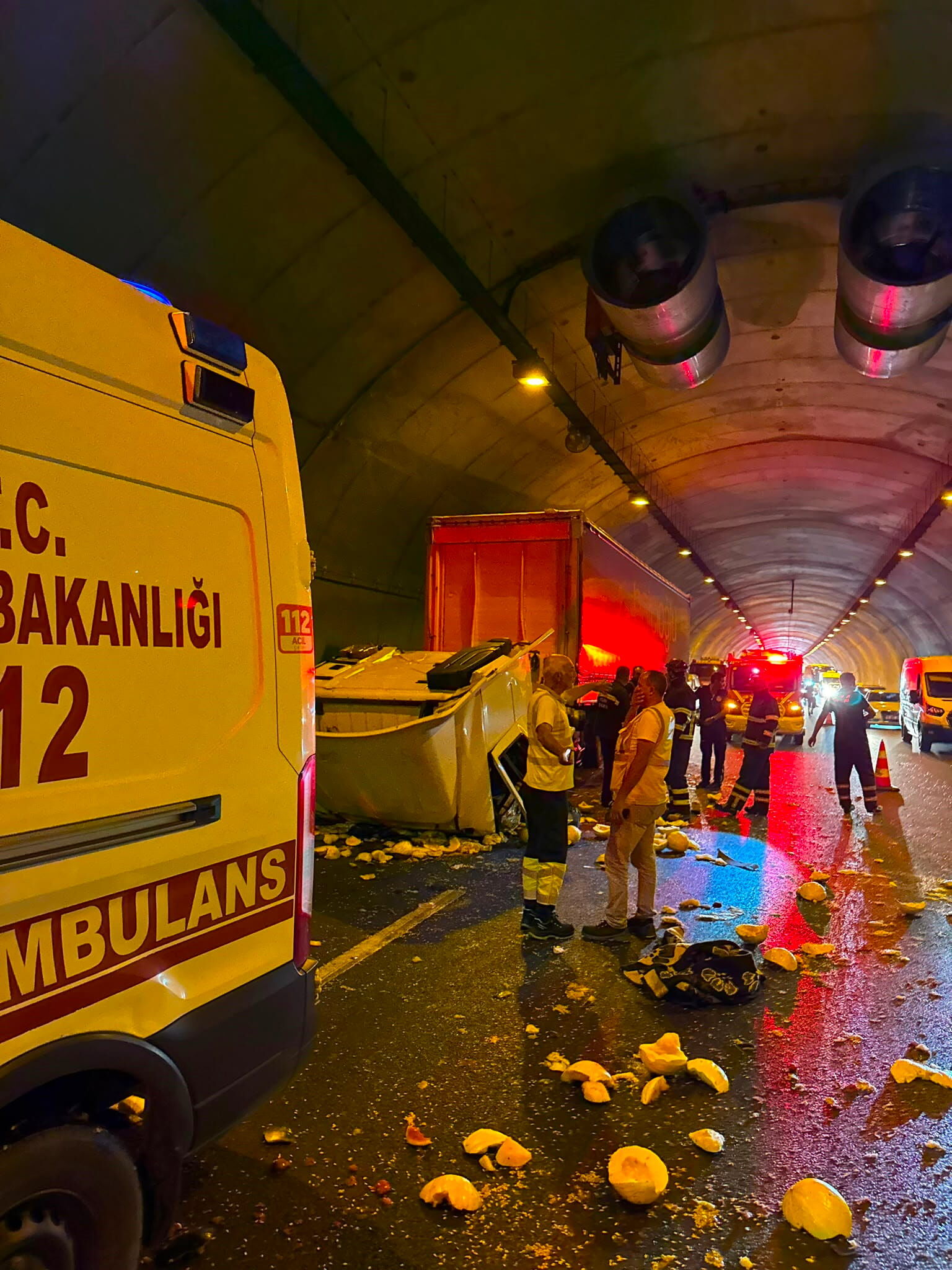 Istanbul Izmir Otoyolu Tunelinde Kaza 2 1444628 429682 (1)