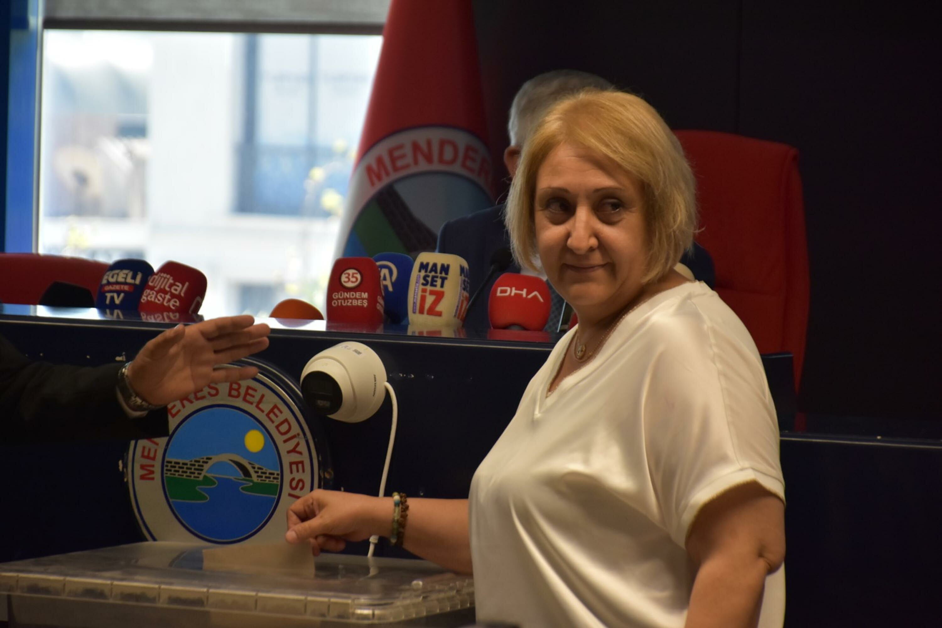 Menderes Belediyesi Baskan Vekili Cumhu 1462016 434982 (1)