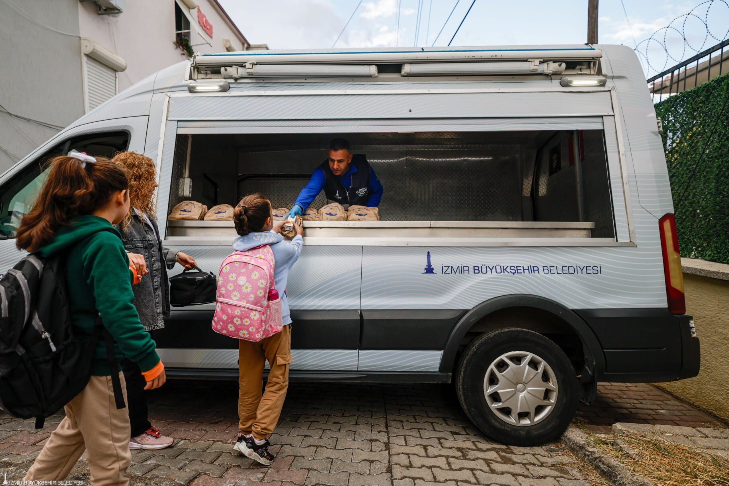 Velilerin gönlü rahat, miniklerin karnı tok