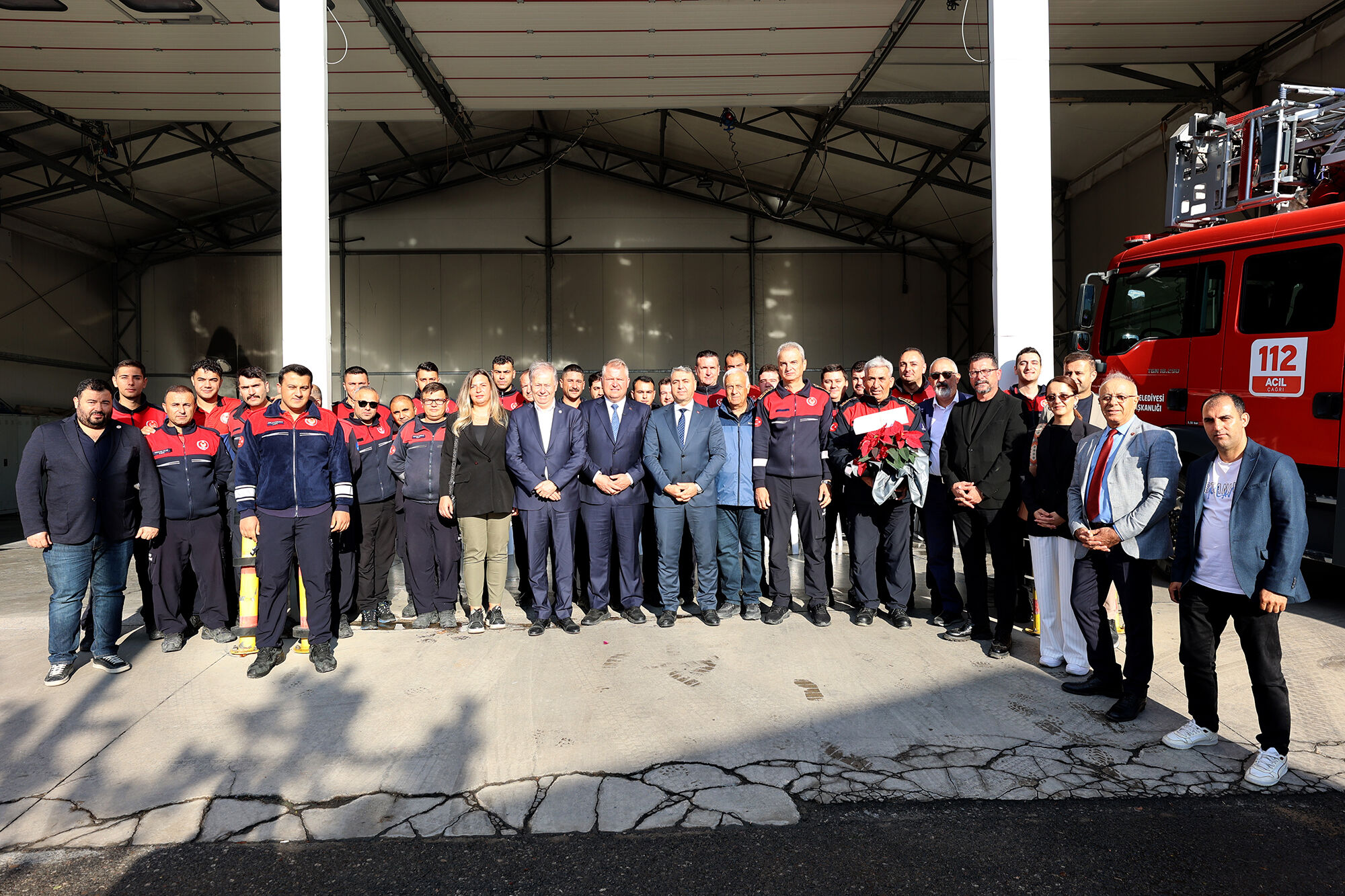 Başkan Balkan, İtfaiye Haftası’nda Kahraman İtfaiyecilerle Buluştu (1)-1
