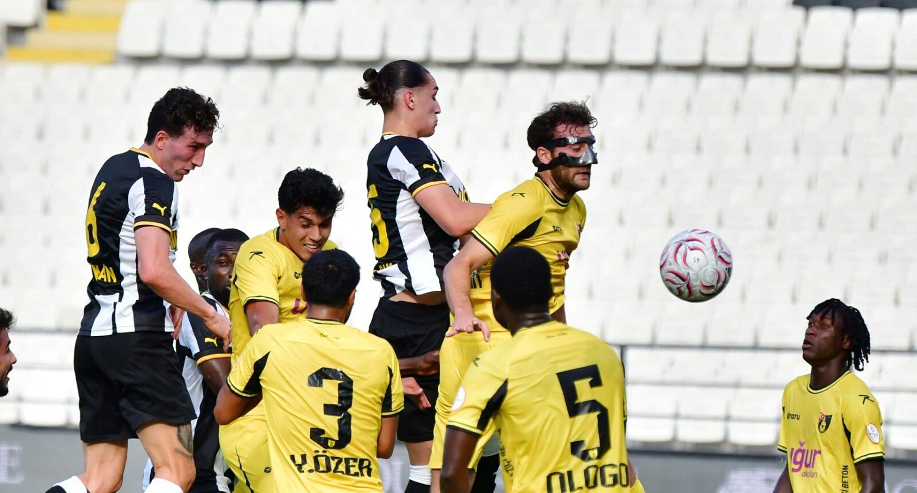 Manisa Fk Istanbulspor Ek Fotografla 1515680 450881 (1)
