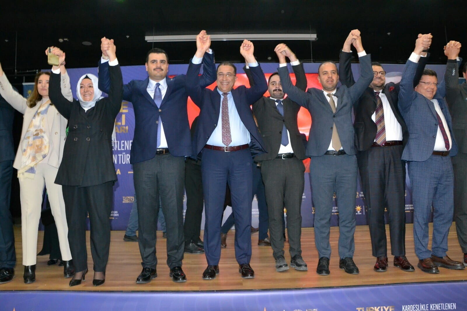 Ak Parti’li Inan Ozel Ve Arkadaslari Ma 1547876 460676 (1)