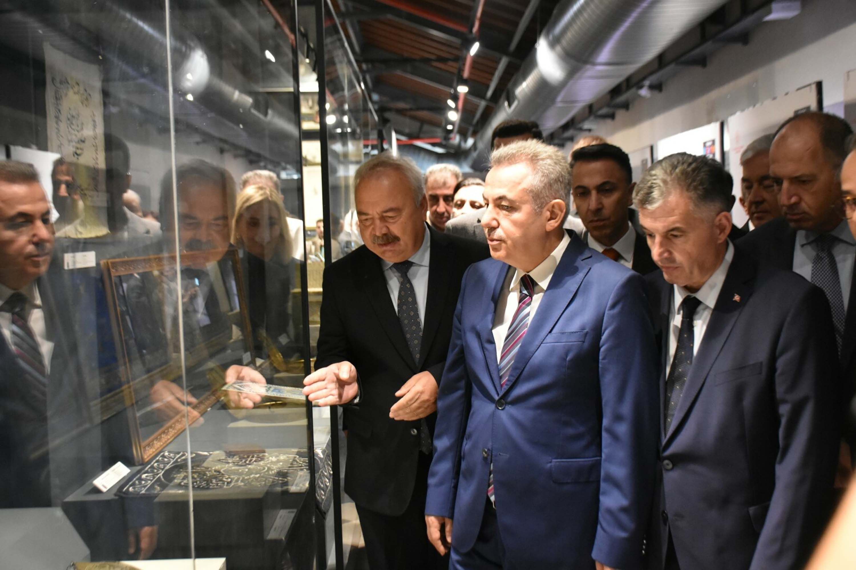I Z M I R K U L T U R Y O L U F E S T I V A L I K A P I L A R I N I A 1571669 467556
