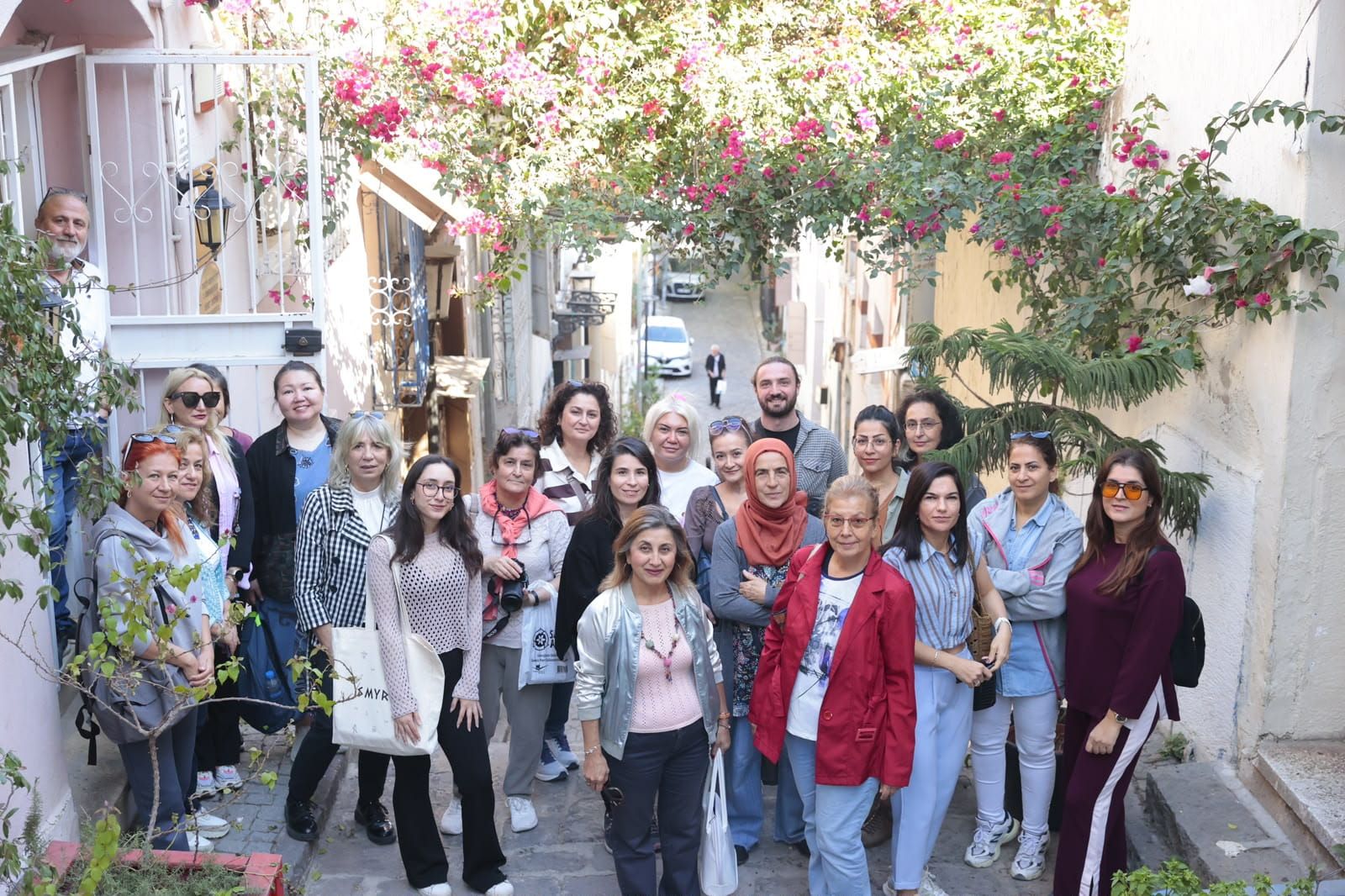 İzmirliler Kültürel Miras Gezileriyle Konak’ı Keşfediyor (4)