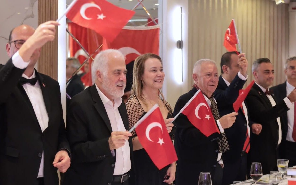 Konak’ta Cumhuriyet Coşkusu Çocuklar Için Dayanışmaya Dönüştü (2)